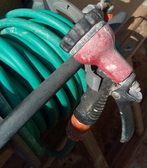 Garden hose holder