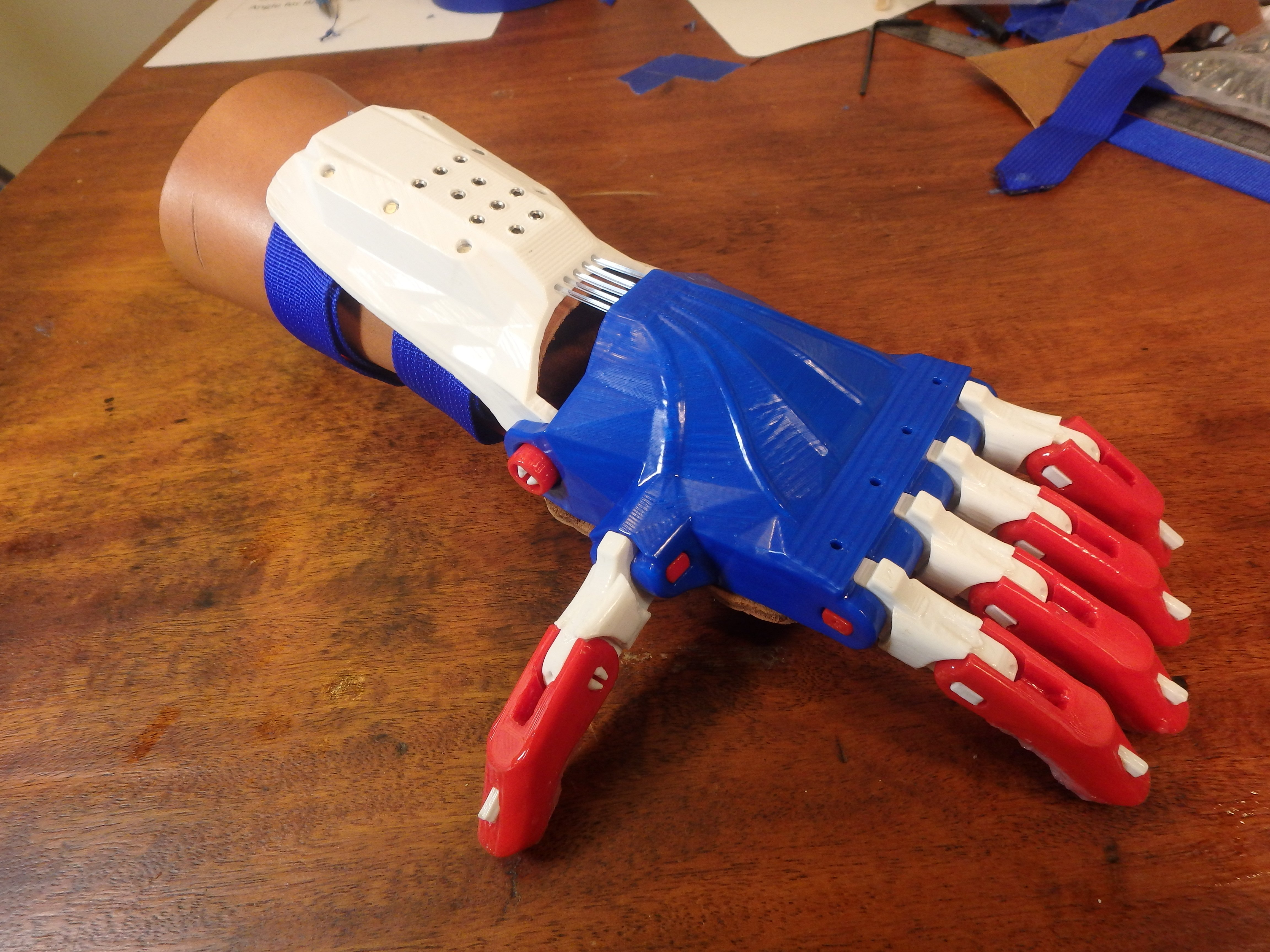 The Osprey Hand by Alderhand and e-Nable