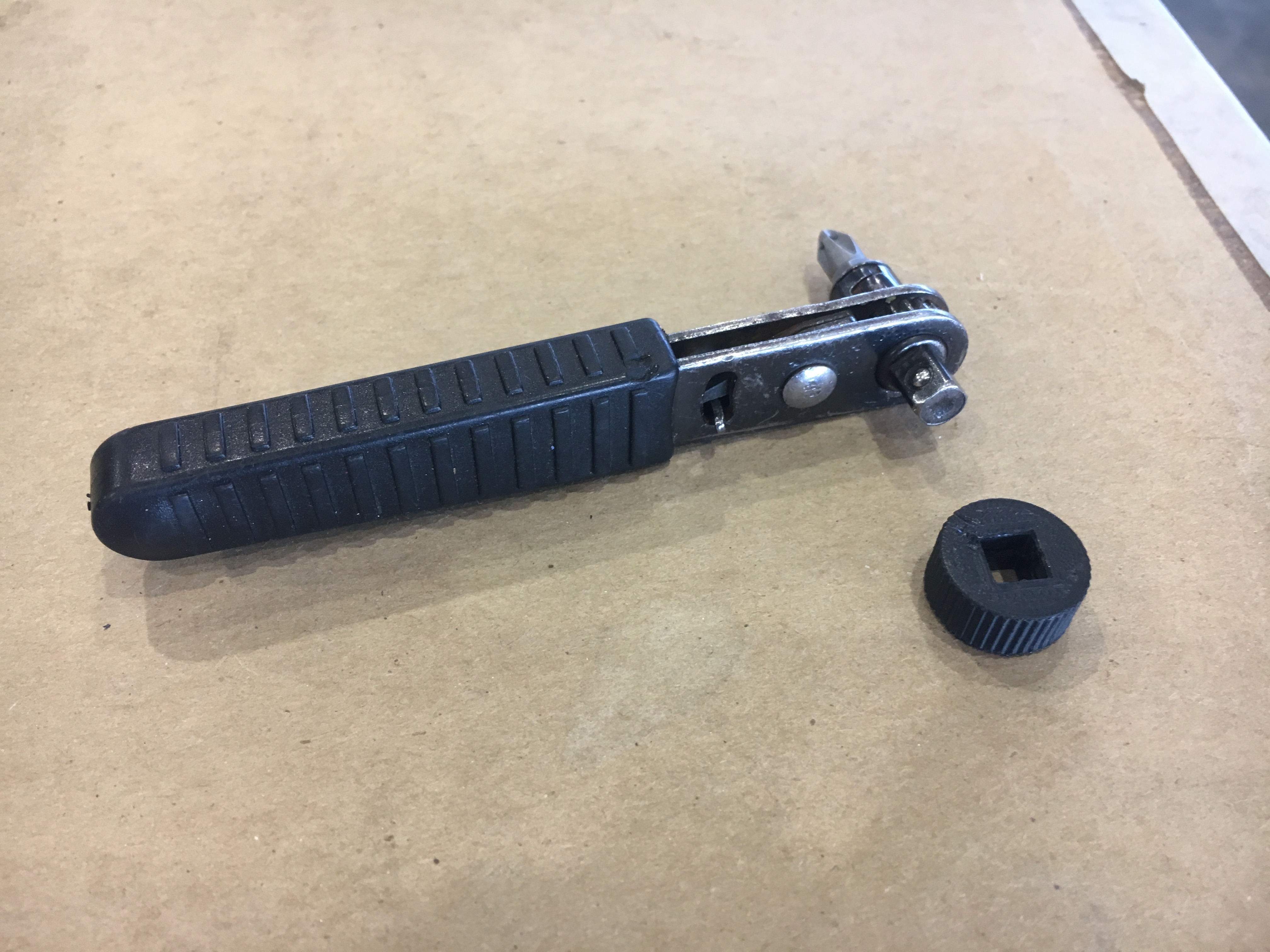 Thumb wheel for 1/4" drive mini ratchet