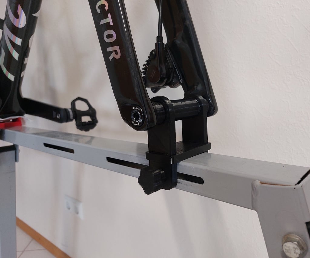 Thru-Axle Mount for Tacx CycleMotion Bike Stand