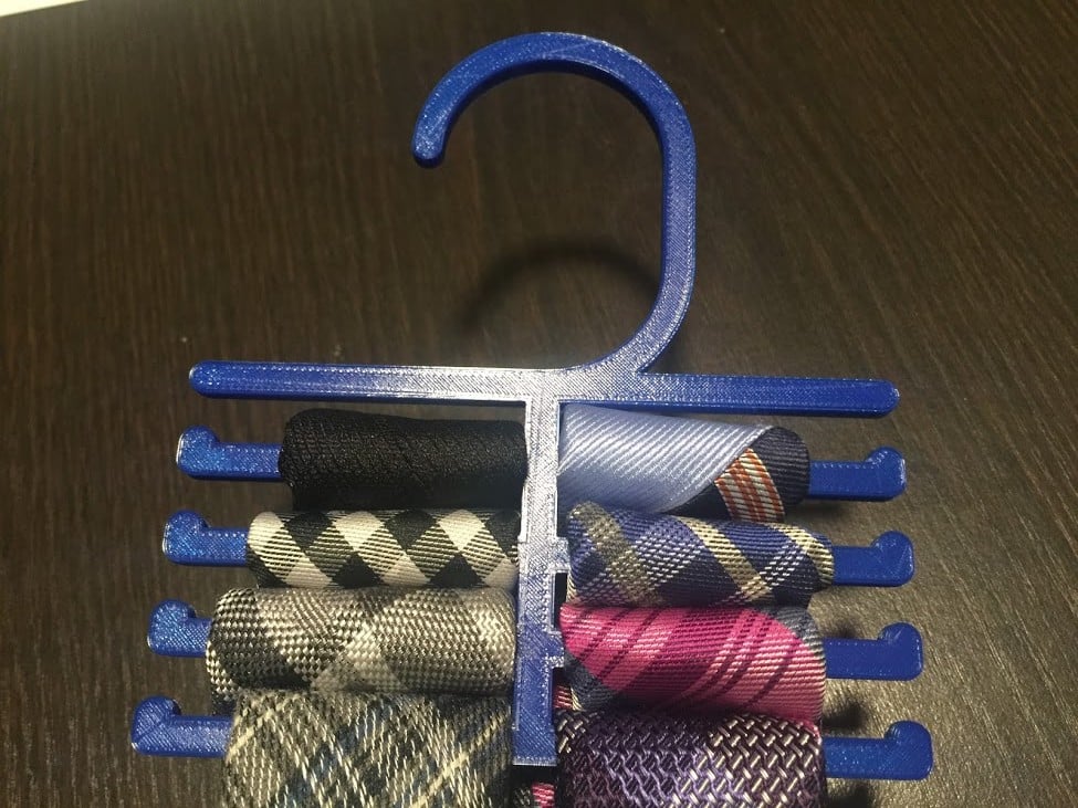Highly Customizable Tie Hanger