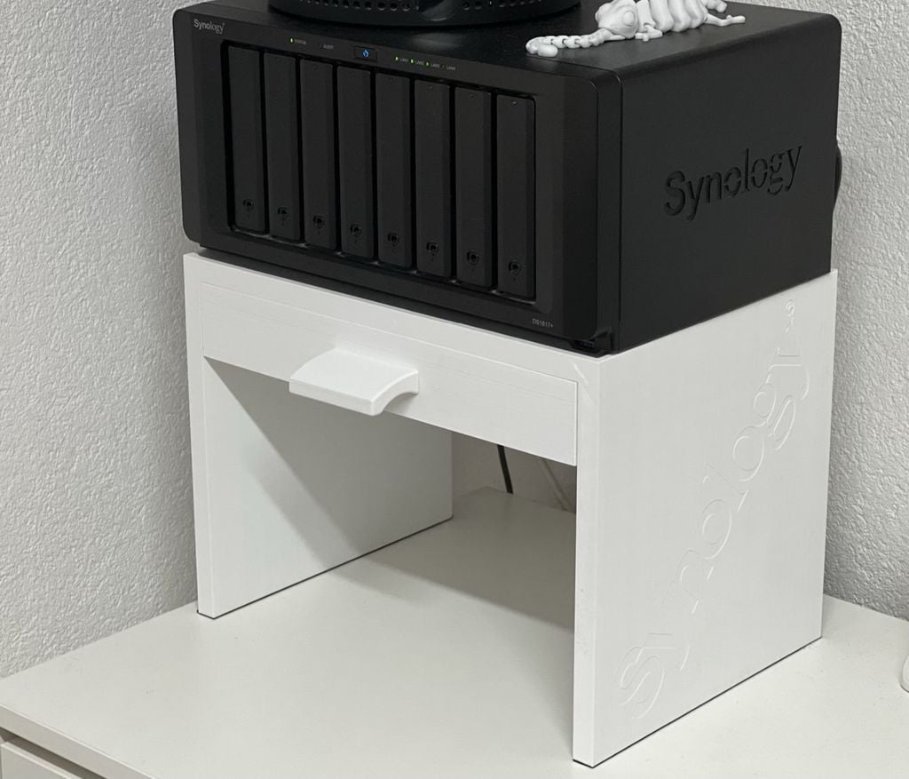 Synology DS1817+ Podest