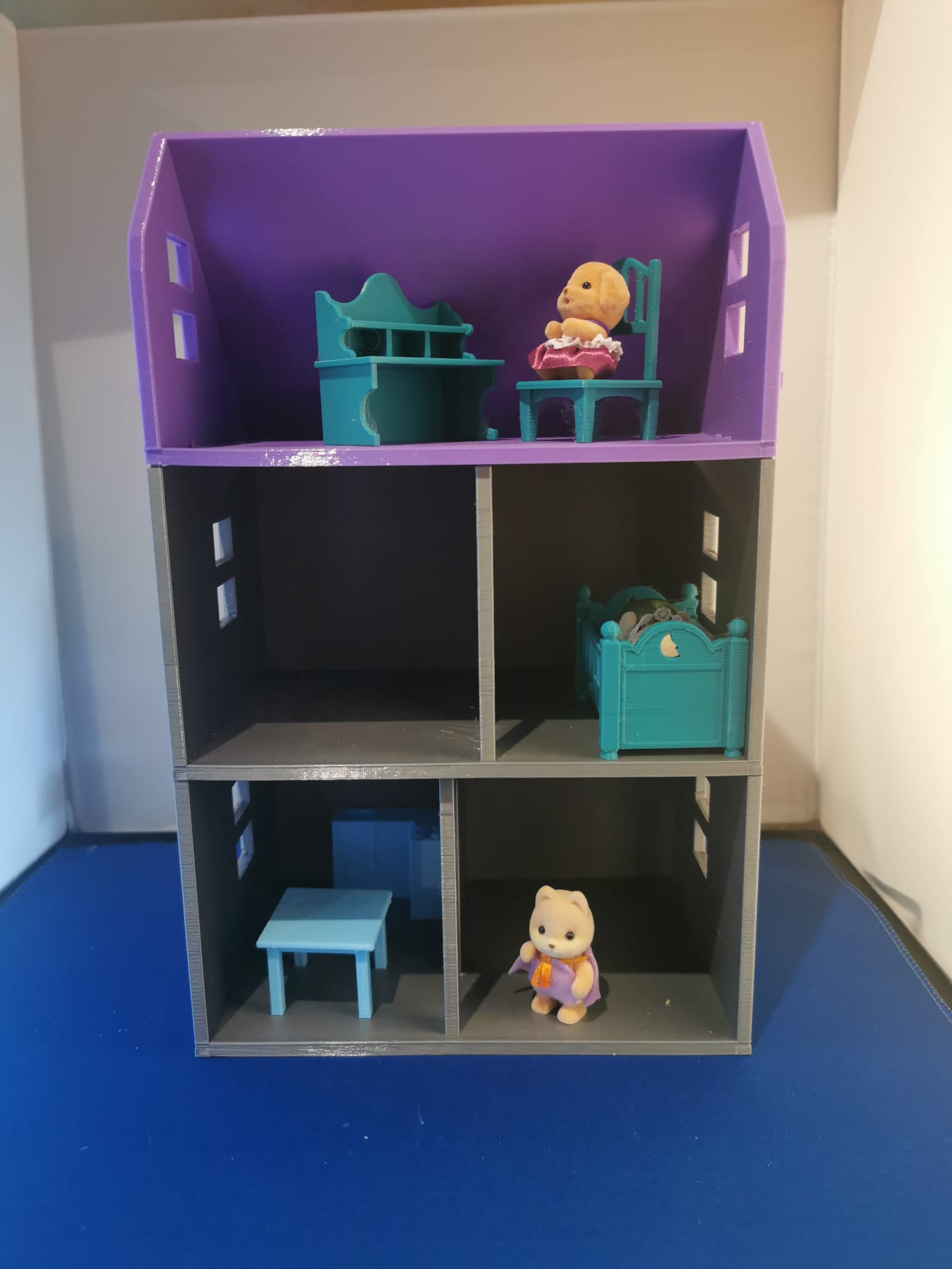 Modular dollhouse