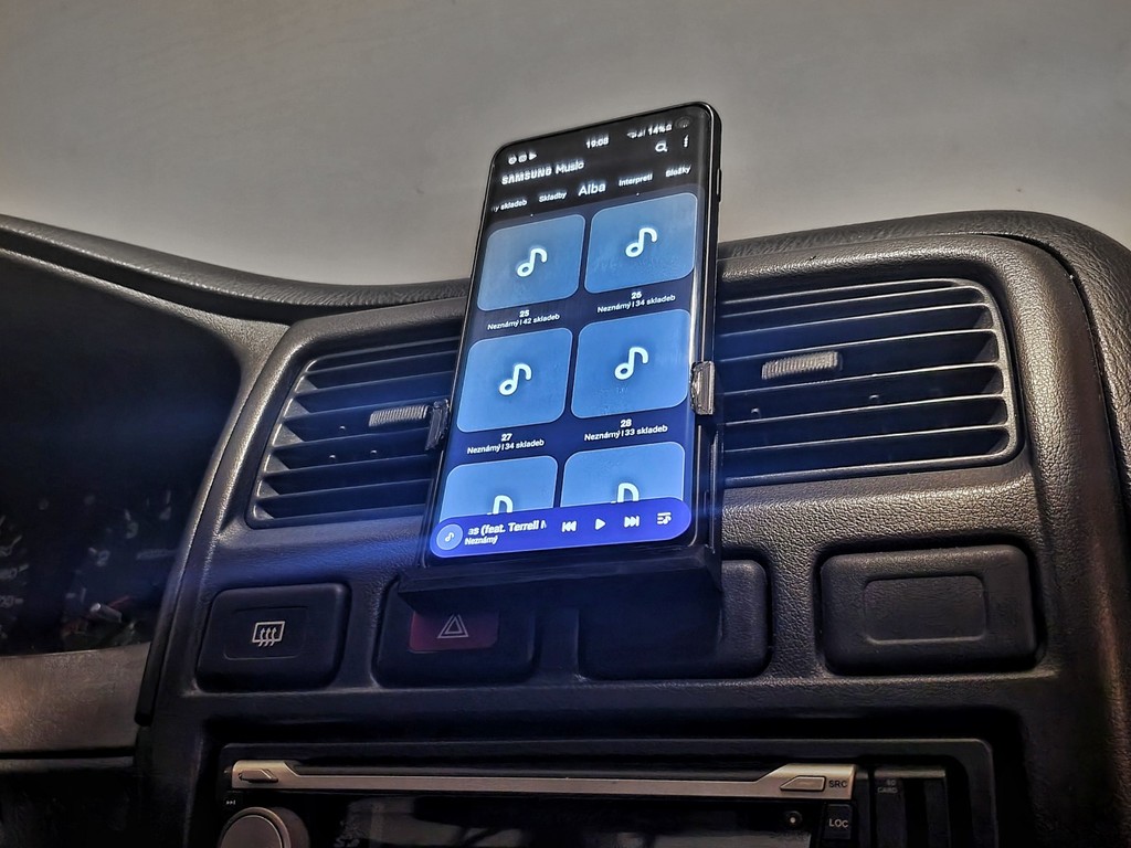 Clever Phone Vent Mount - Nissan Almera N15