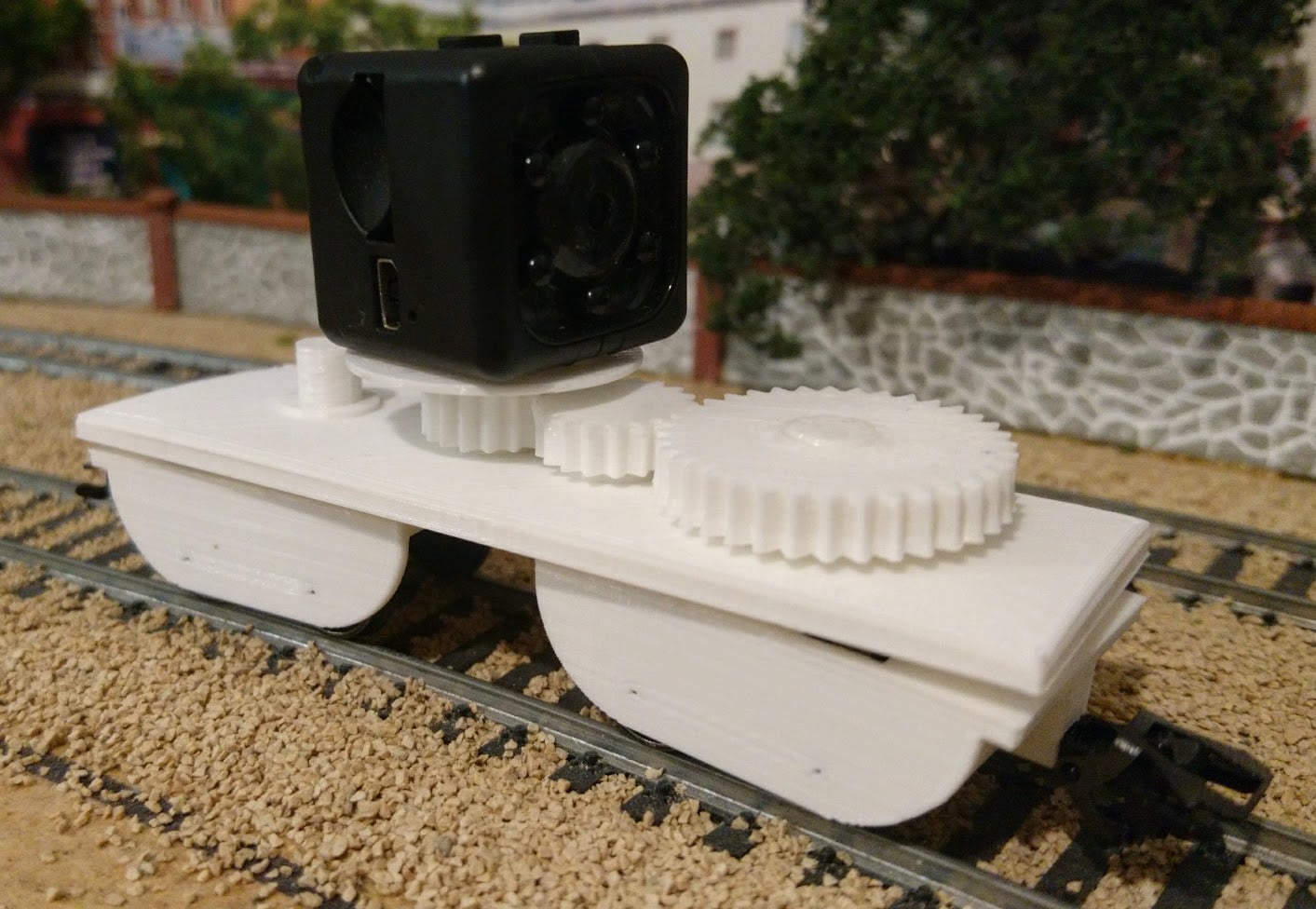 H0 scale articulated camera car