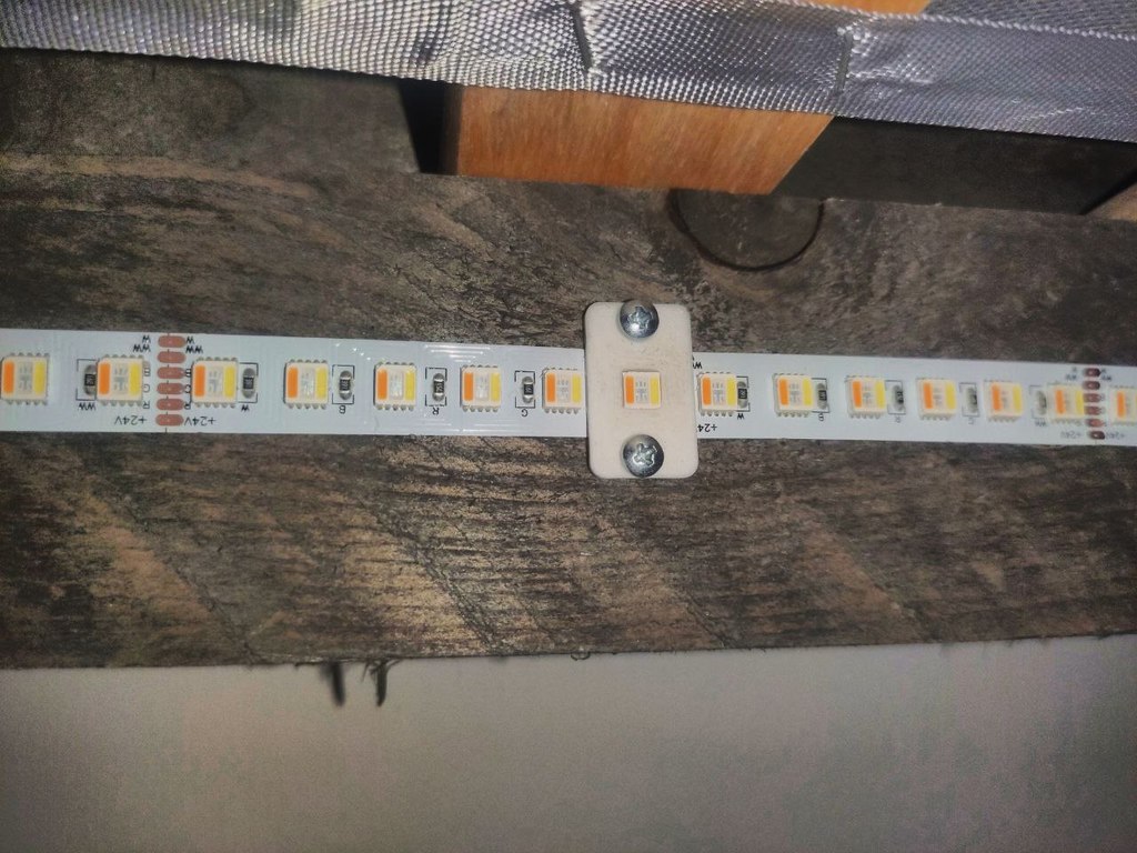 5050 led strip clip