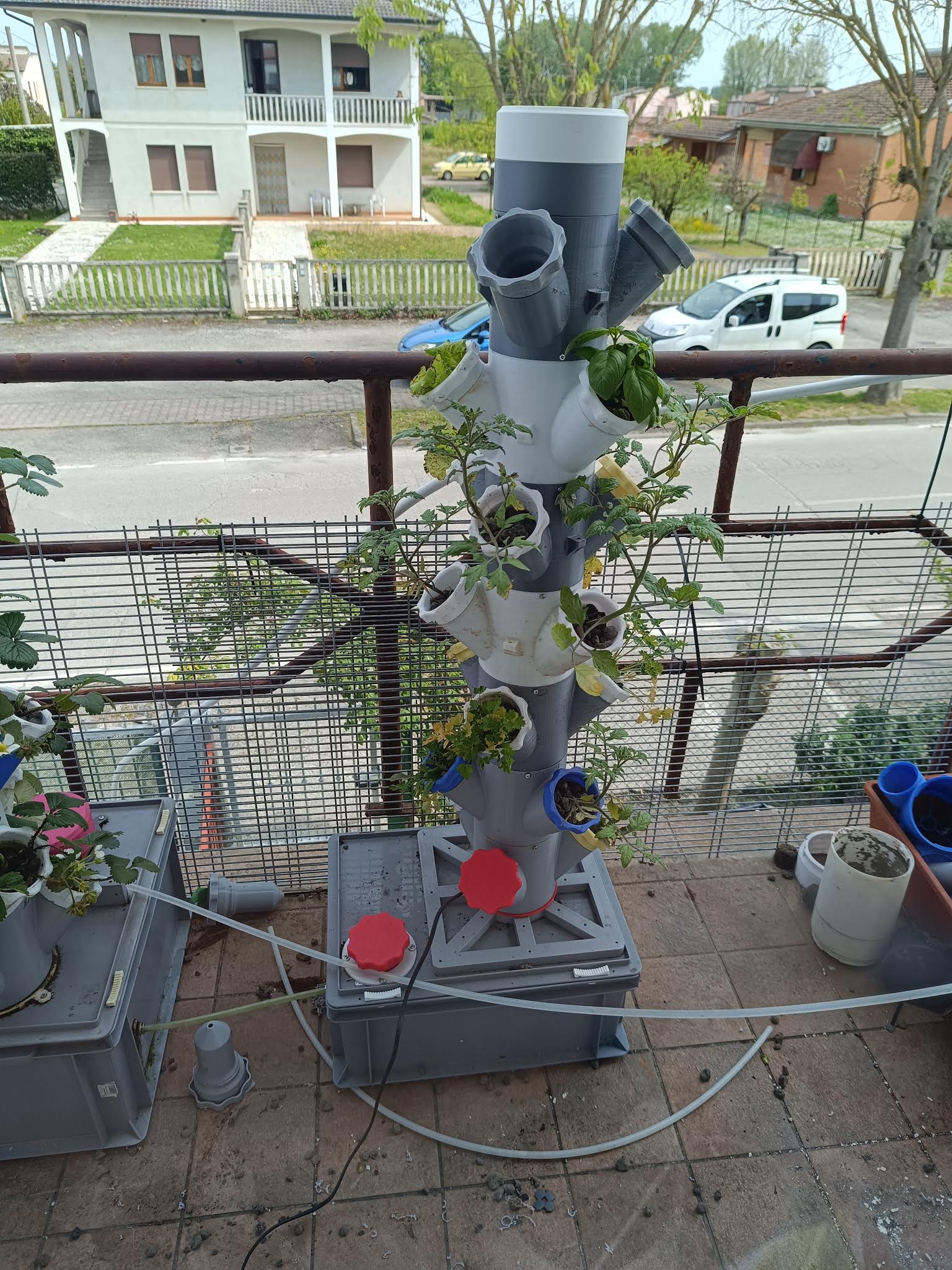 Square base for hydroponic tower