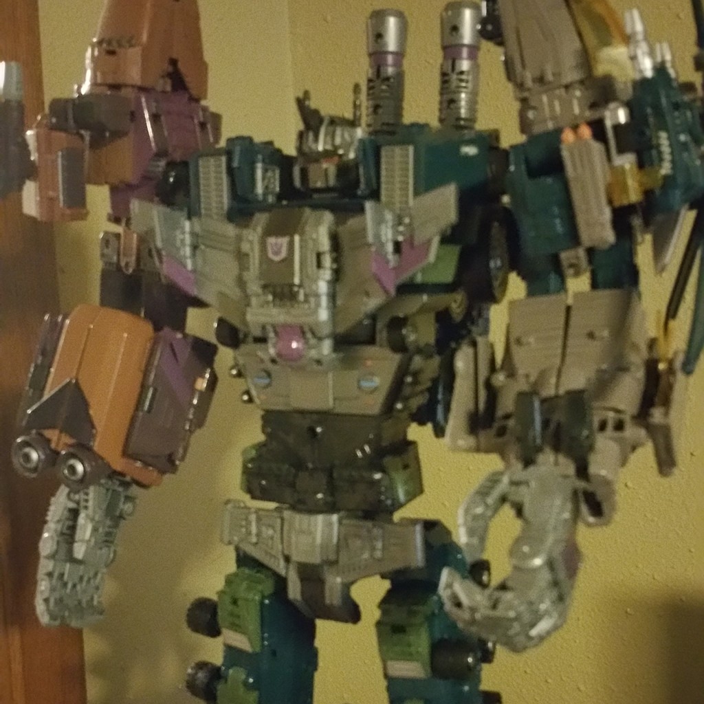  Transformers Jinbao Warbotron (Not Bruticus) Mid section riser