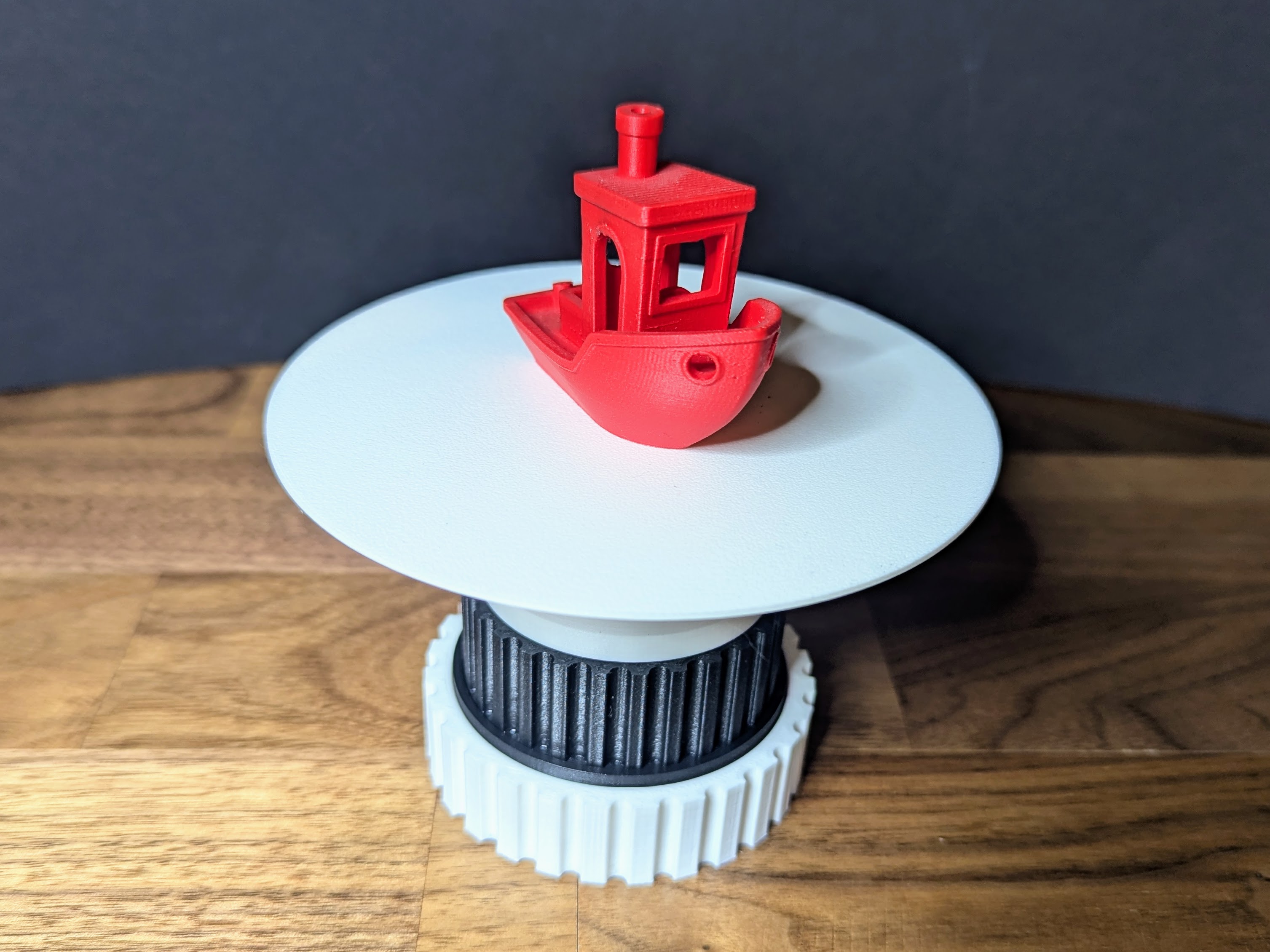 Smoothly Rotating Display Stand