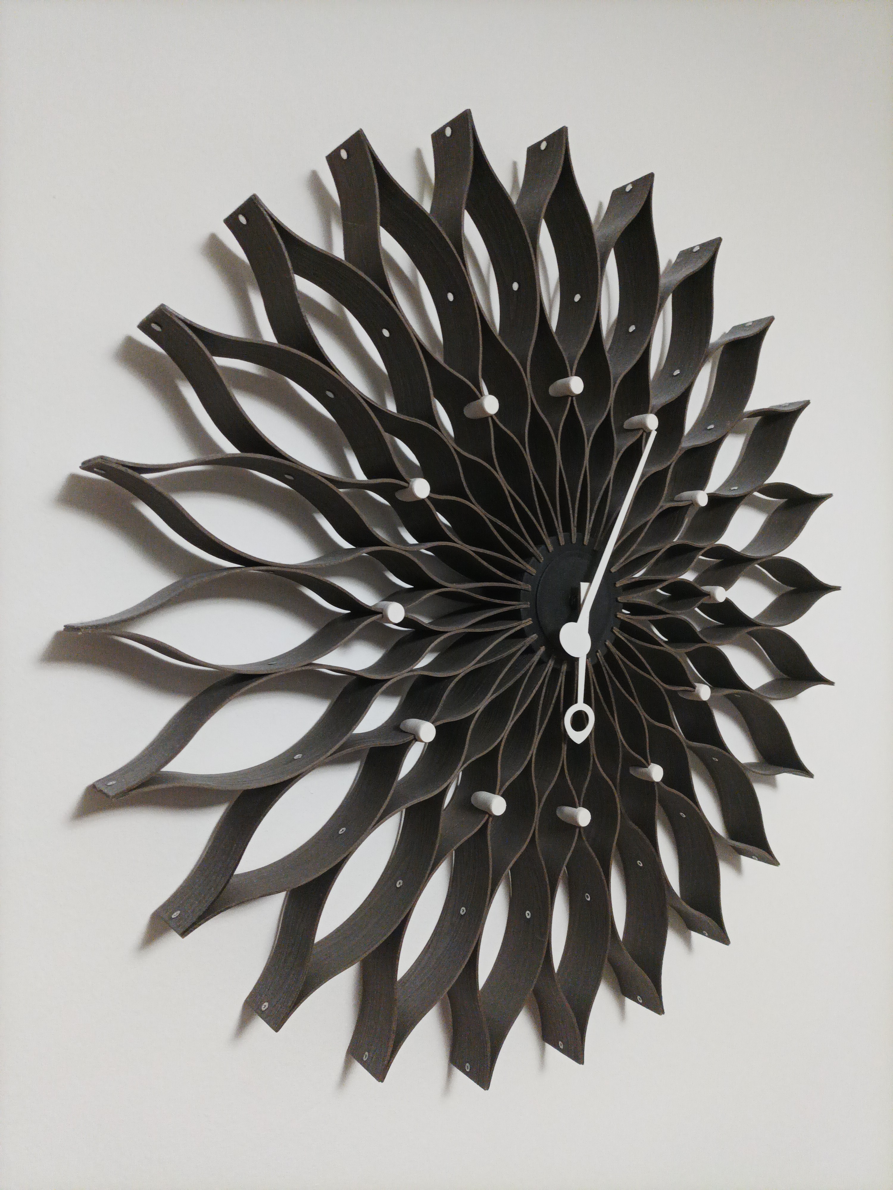 Designer Wall Clock with Wood Imitation ("Vitra | George Nelson | Sunflower Clock" Replica)