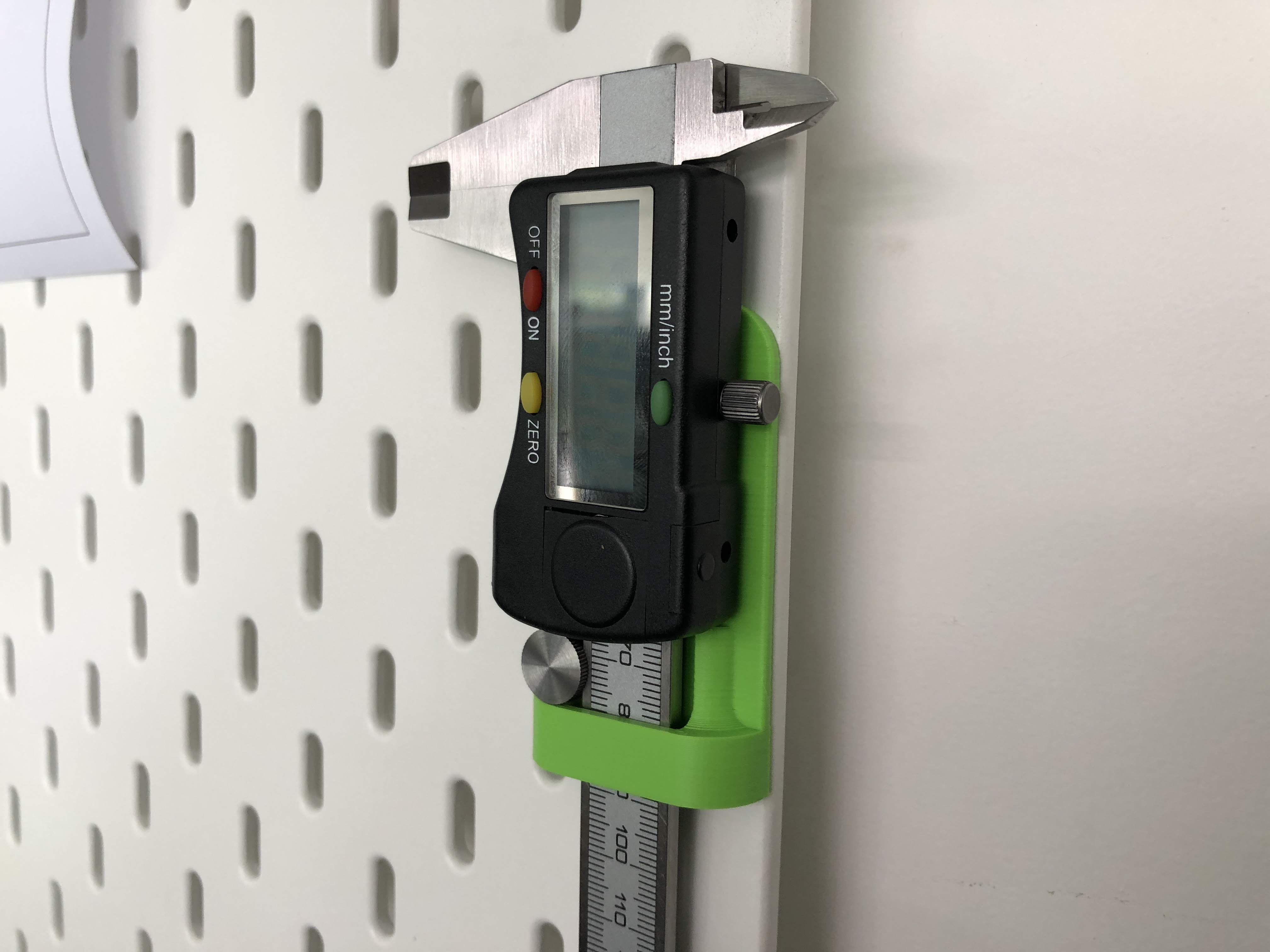 Skadis Digital caliper holder