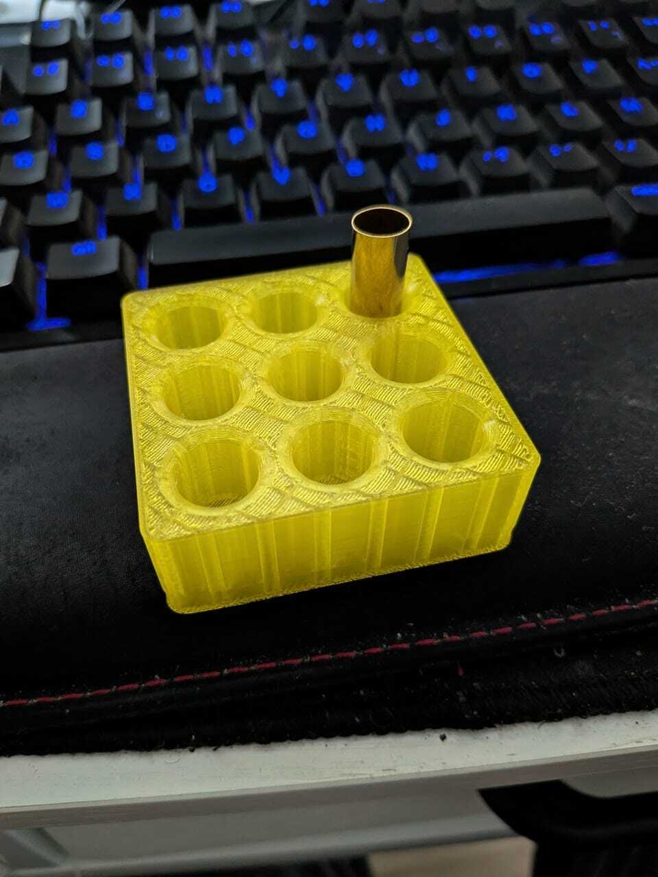 Parametric reloading tray