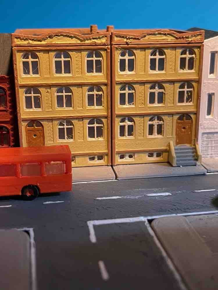 Urban building 8 - town house (z-scale)