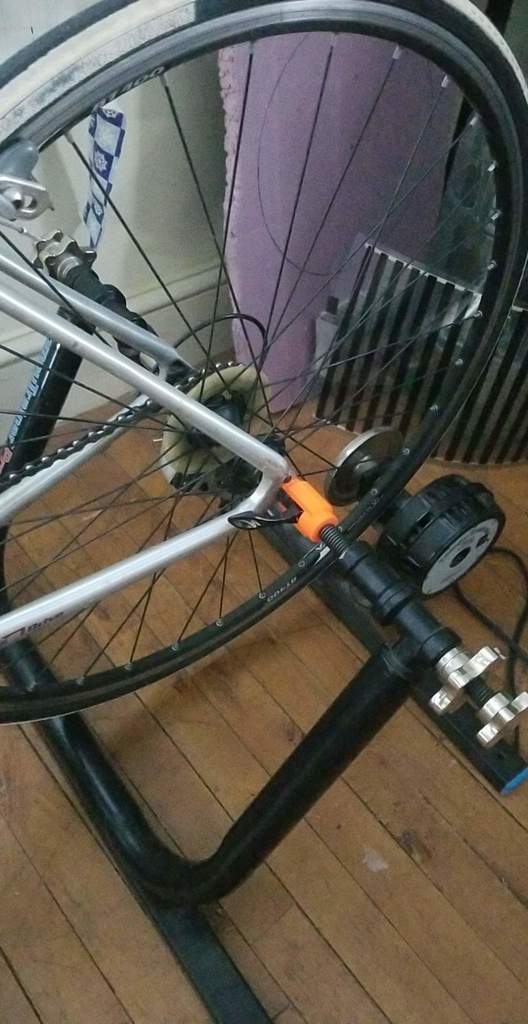 Adapter-Comp trainer to bike