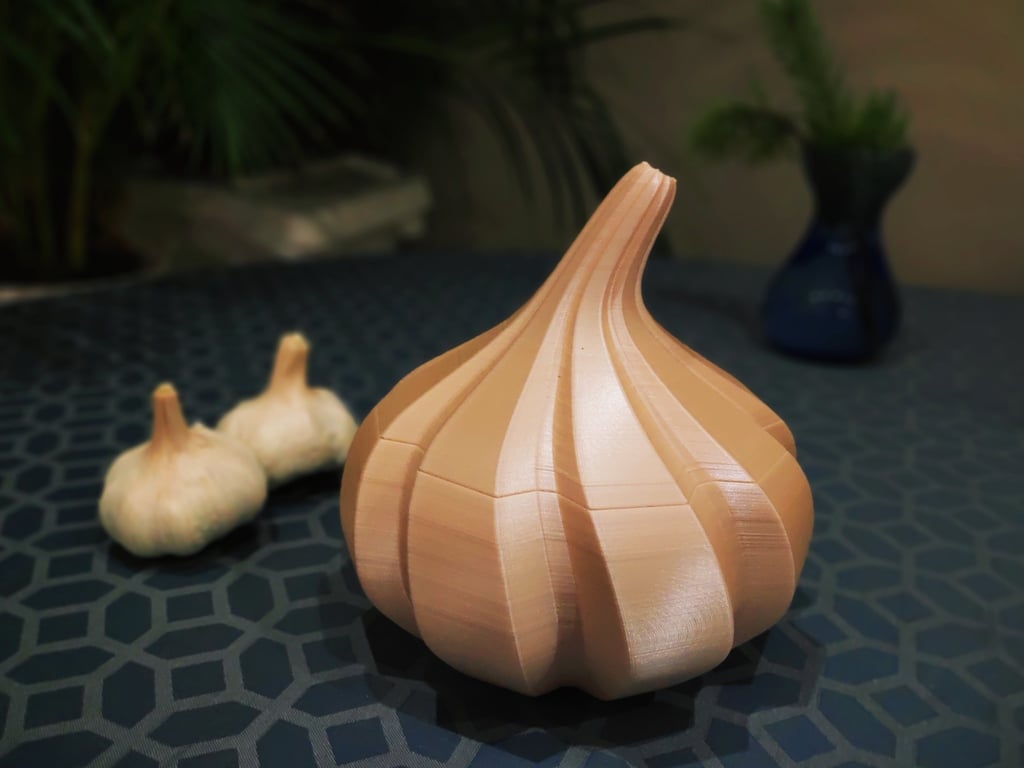 Low Poly Garlic Container