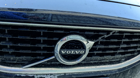 Volvo V40 front grid moulding