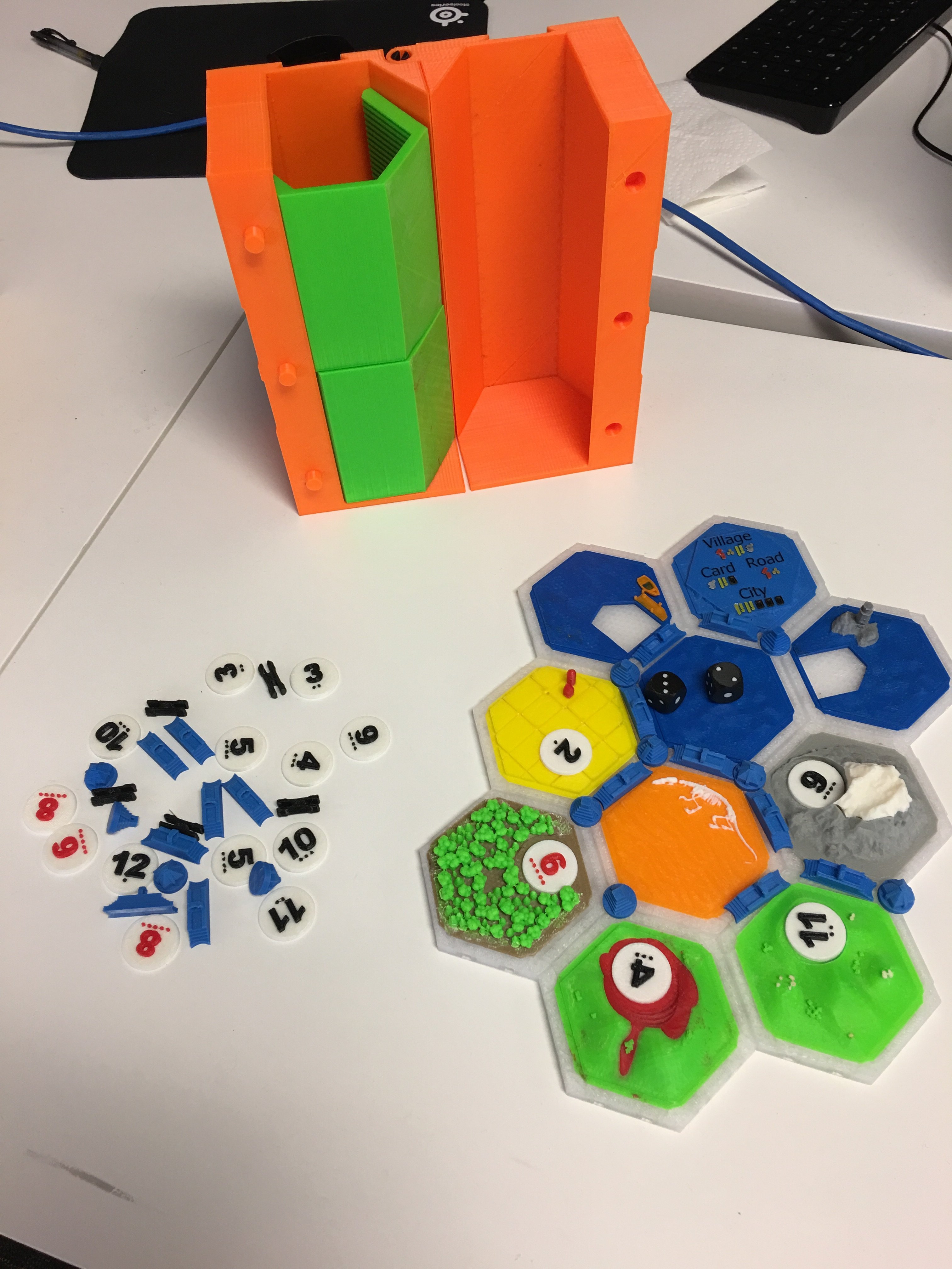 Settlers of Catan Dual Extrusion Complete Original & 5-6 Player Expansion with magnetic tile bases and full storage case