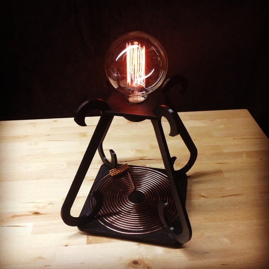 Wirelessly Powered Tesla Desk Lamp