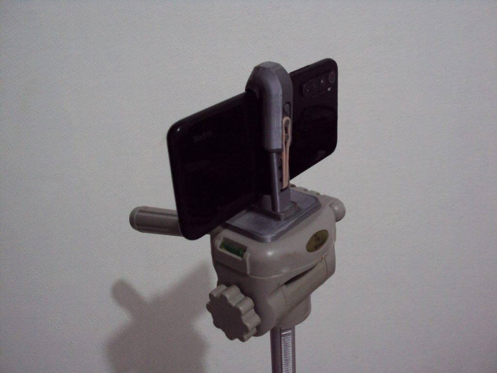 Quick release tripod mount for phone