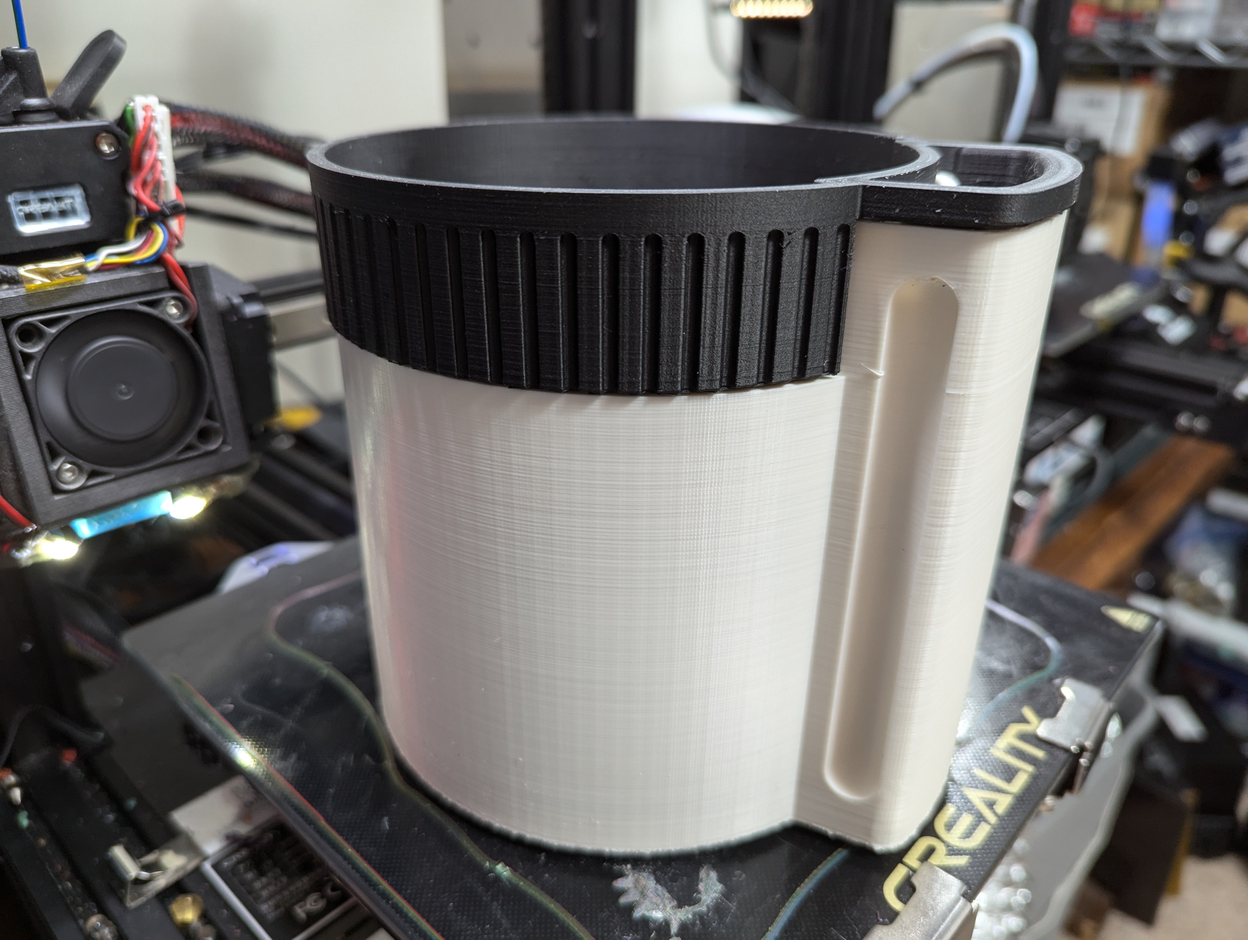 Self-Watering Plant POT v2 with CAD files