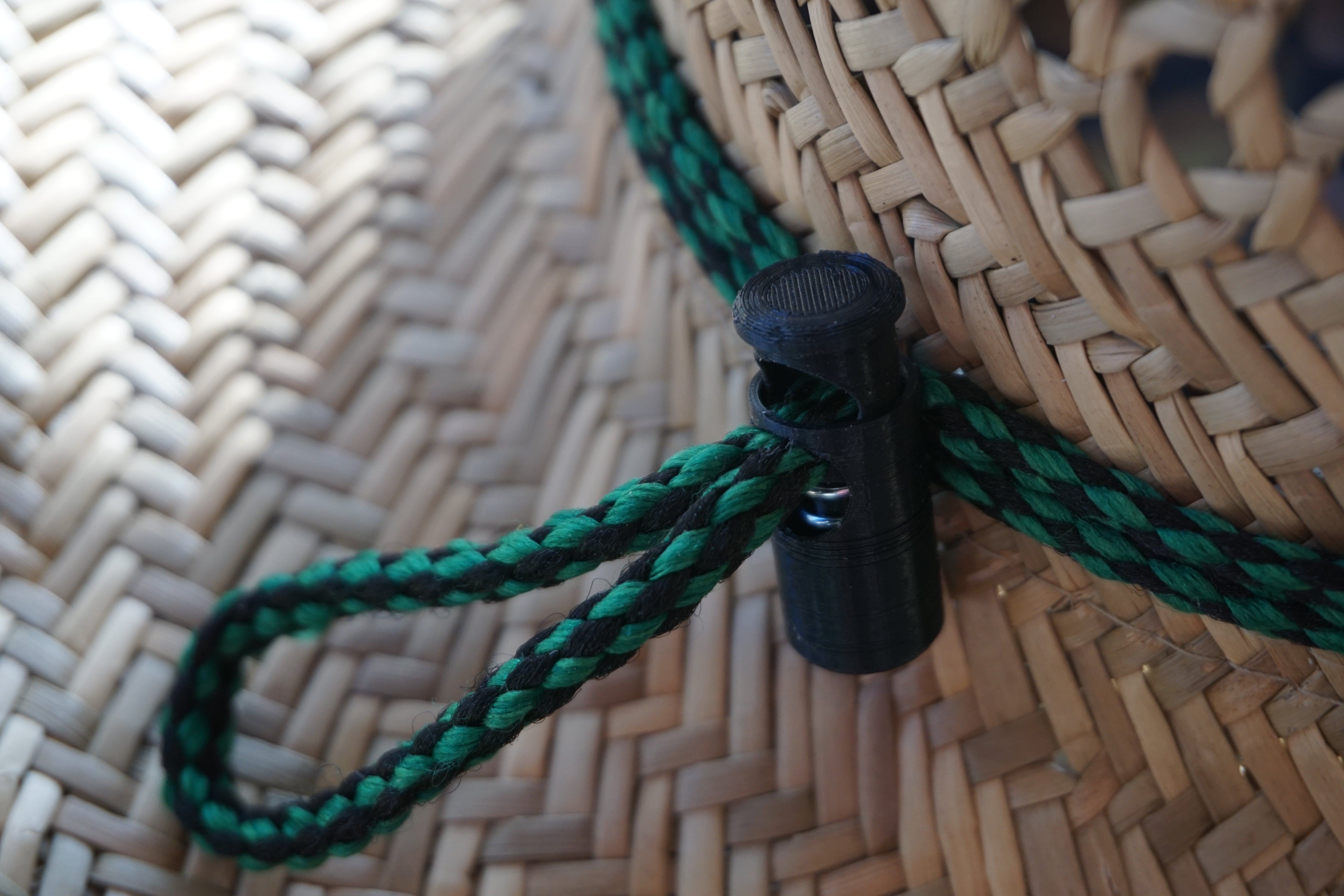Rounded Cord Cincher