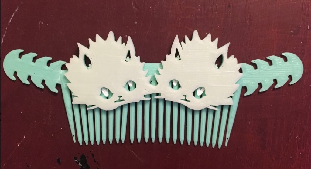Angry Cat Comb Ear Saver