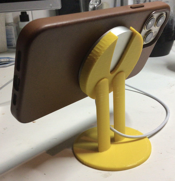 MagSafe iPhone stand