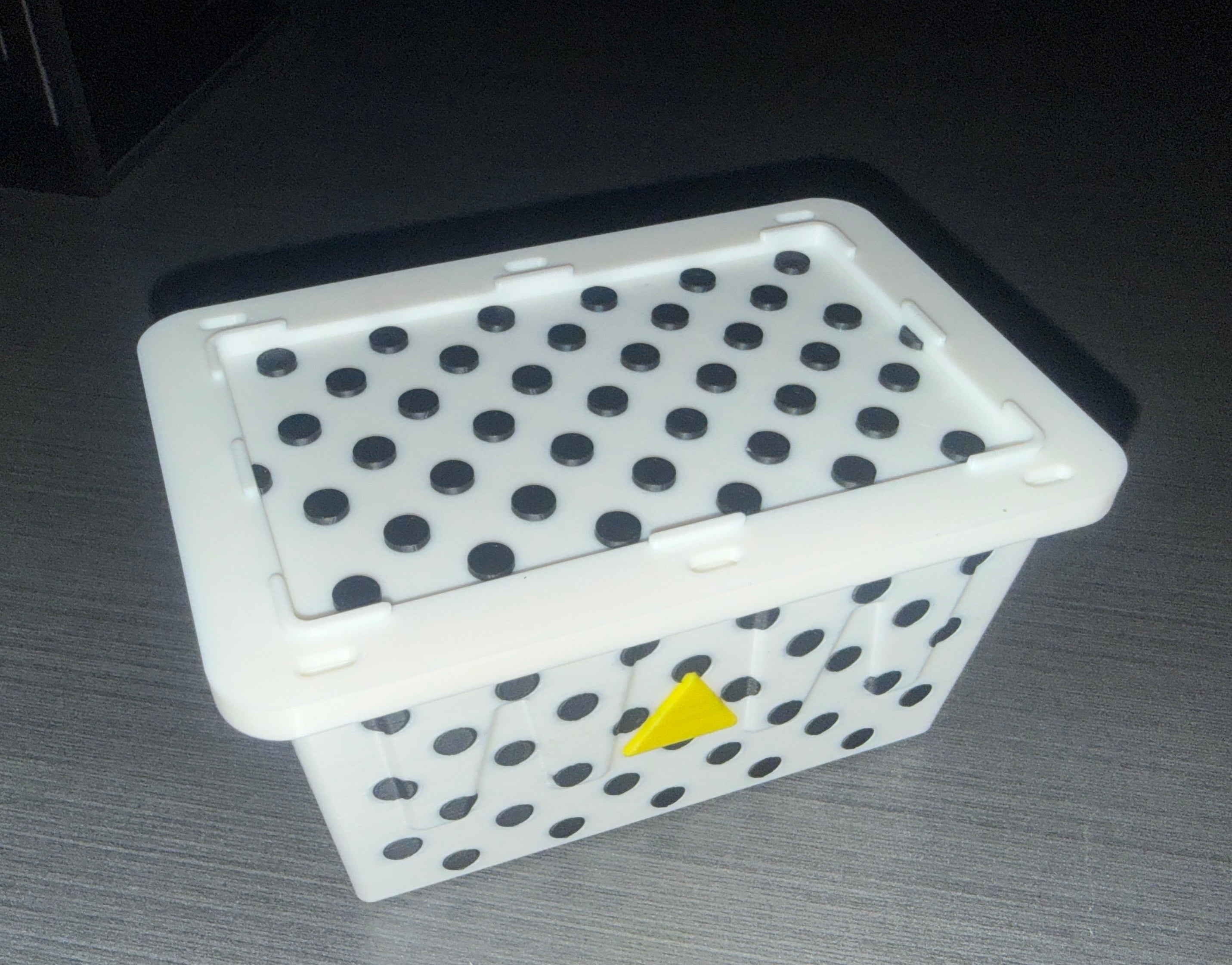 Lowe's Teeny Tote: Angine de Poitrine Edition – Free Sample Lid