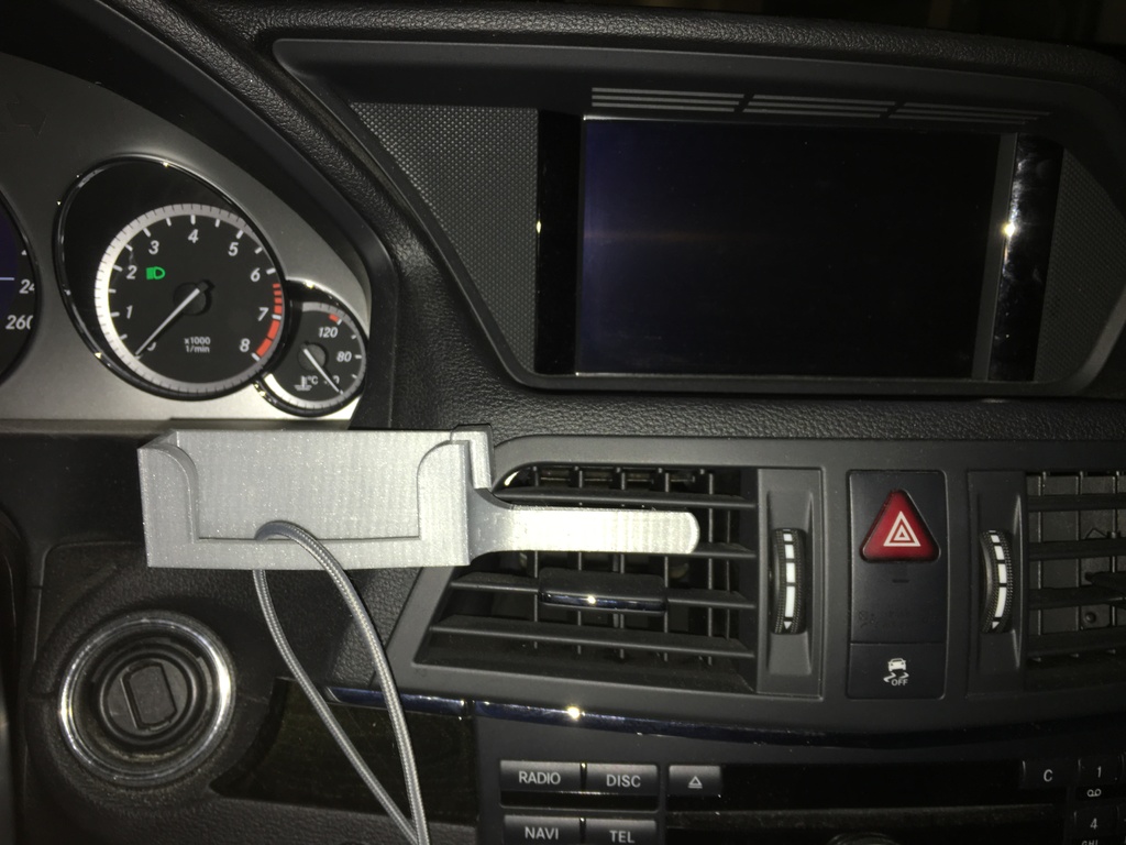 phone car holder (for Mercedes E-Class W212, C207)
