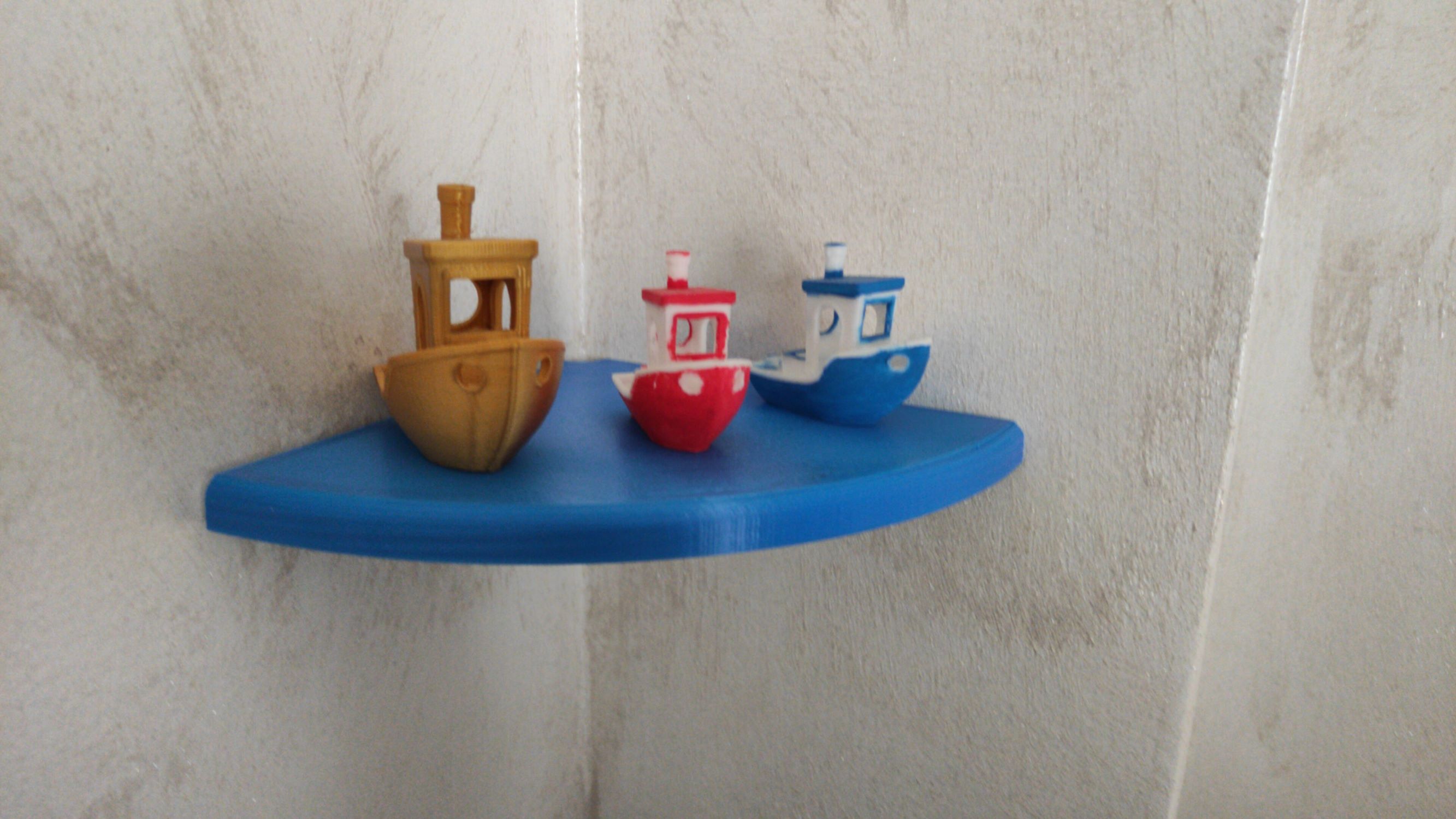 Corner shelf