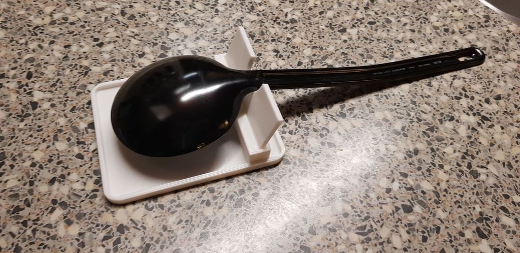 Spoon holder