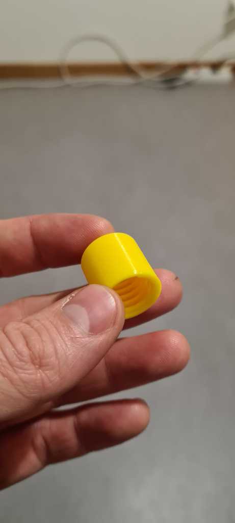 Silicone gun tube lid