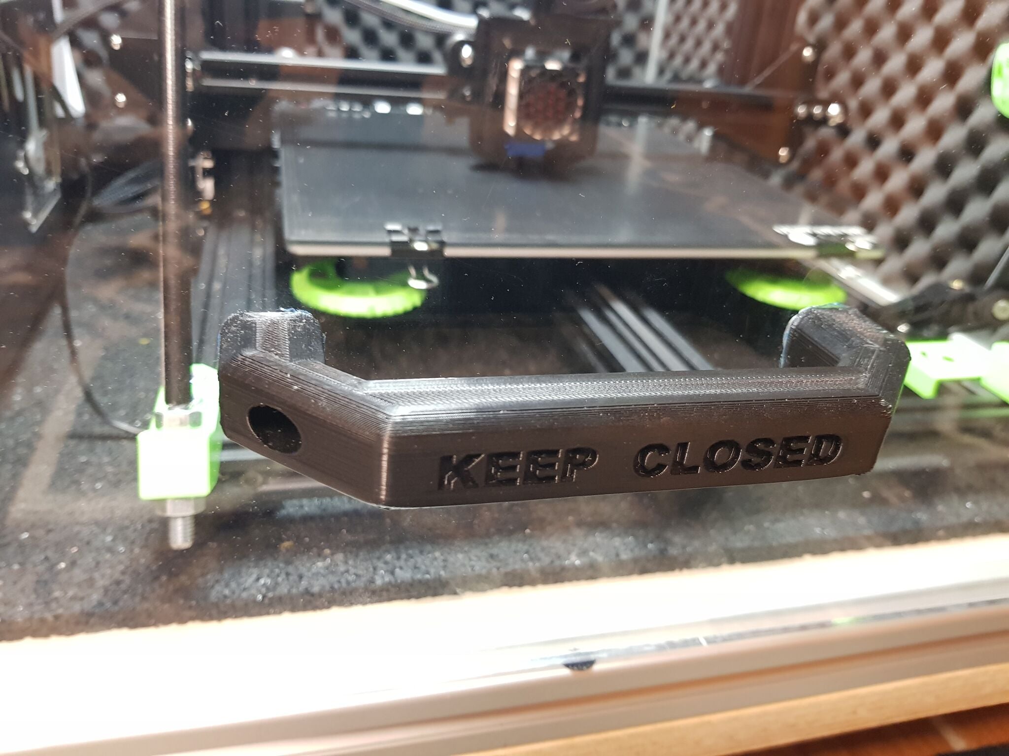 Handle "KEEP CLOSED" M5