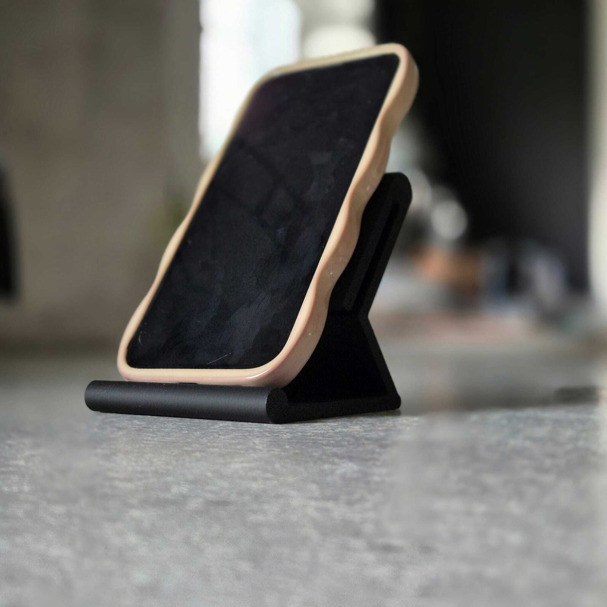 Sellphone holder