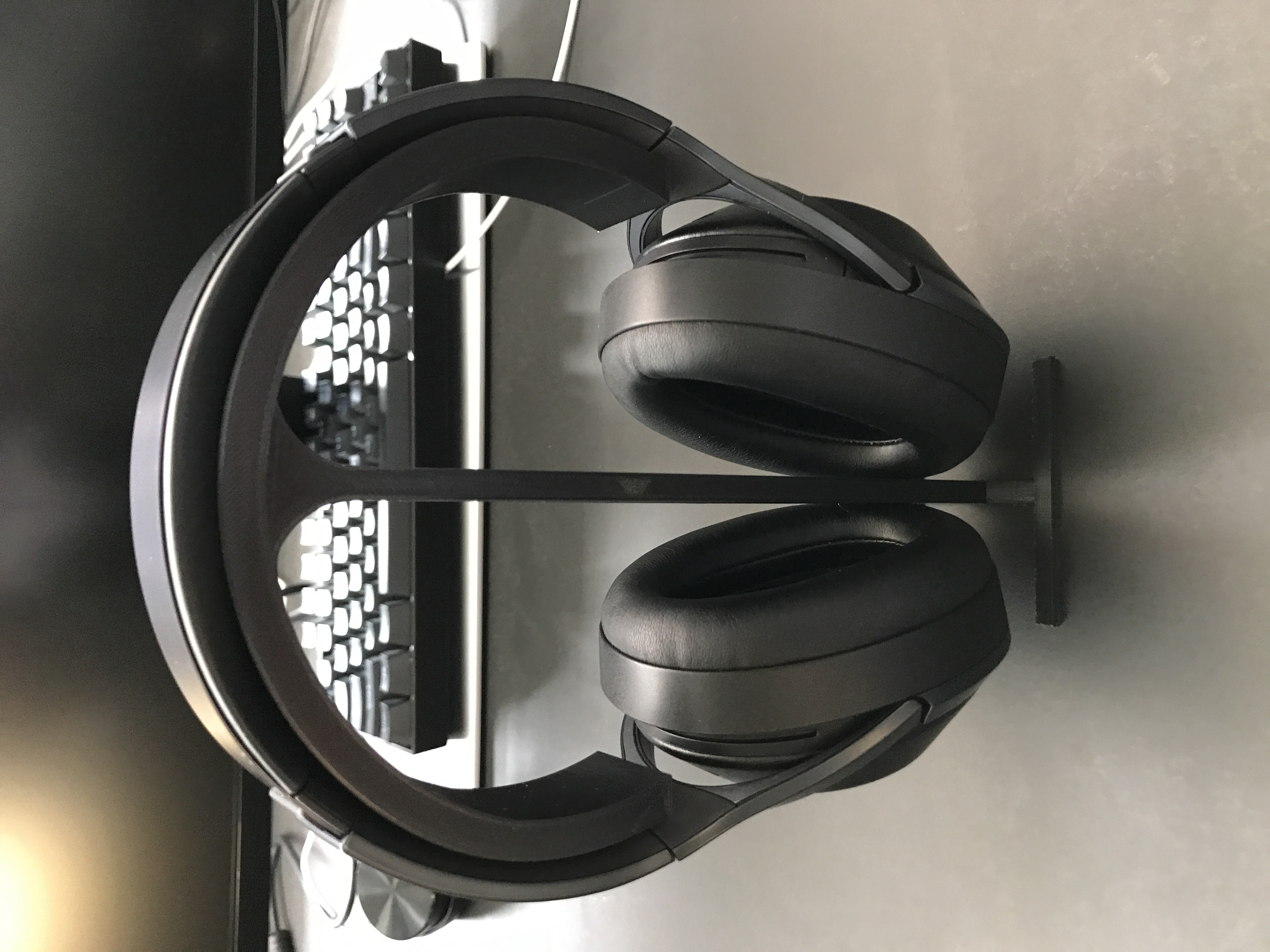Low Profile Headphone Stand