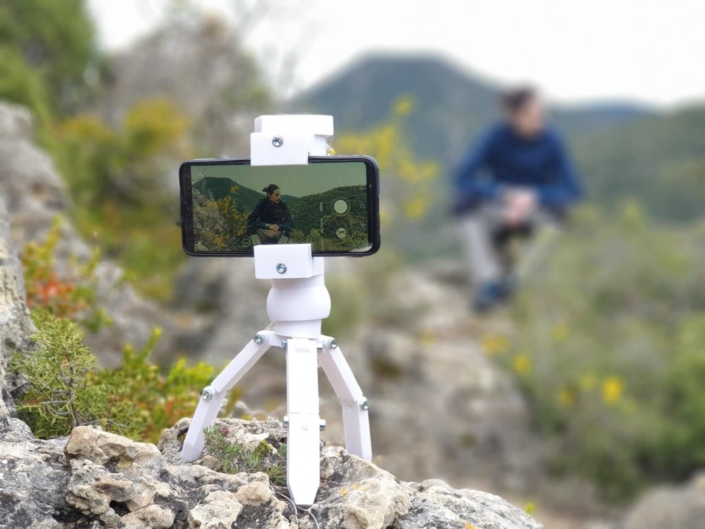 Tripod for all phones