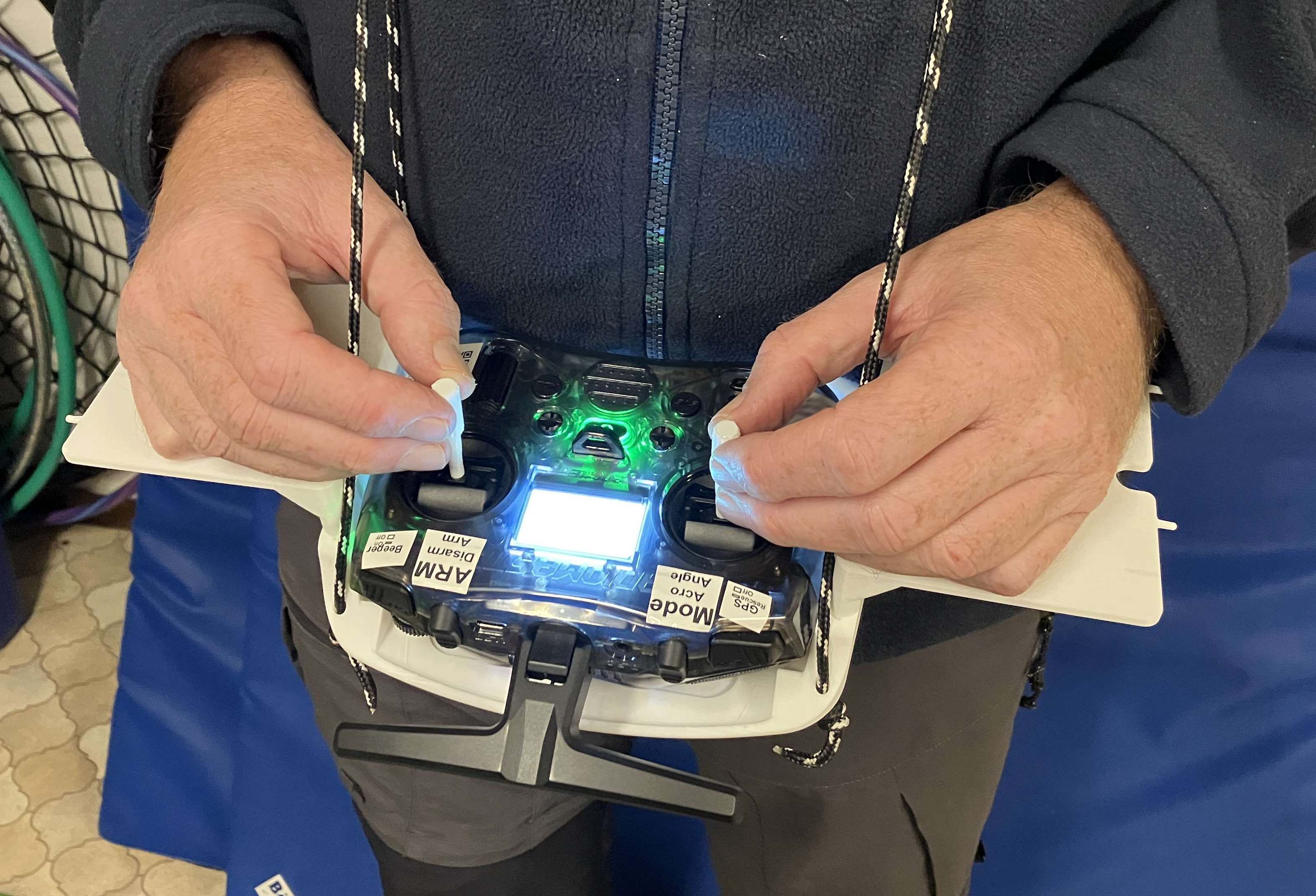 Foldable, compact transmitter tray for Radiomaster Pocket