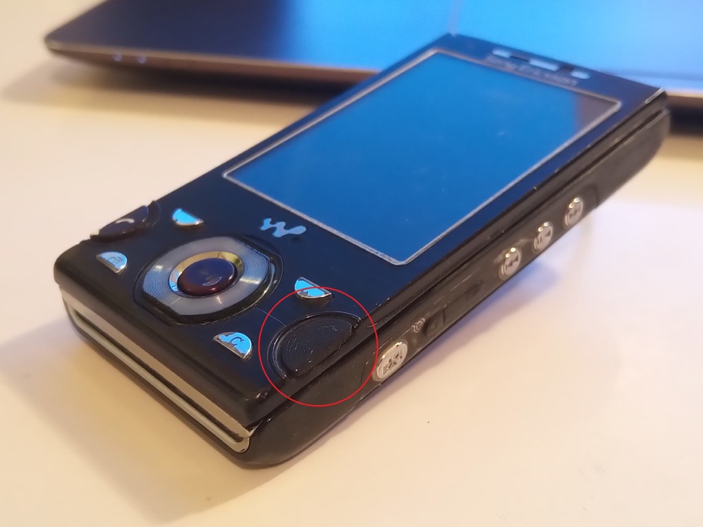 Sony Ericsson W995 Dial Button