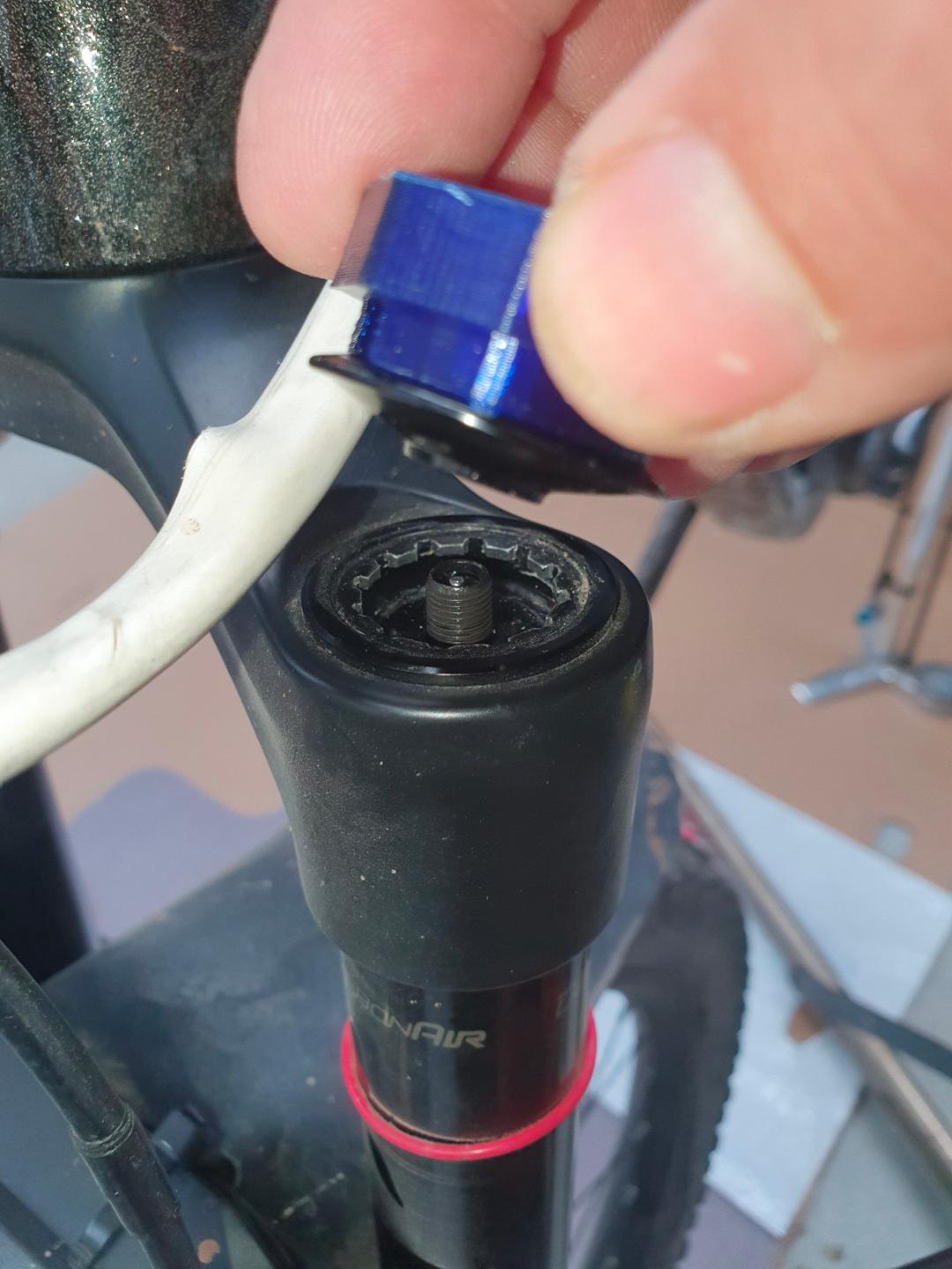 RockShox Debonair valve dust cap tool