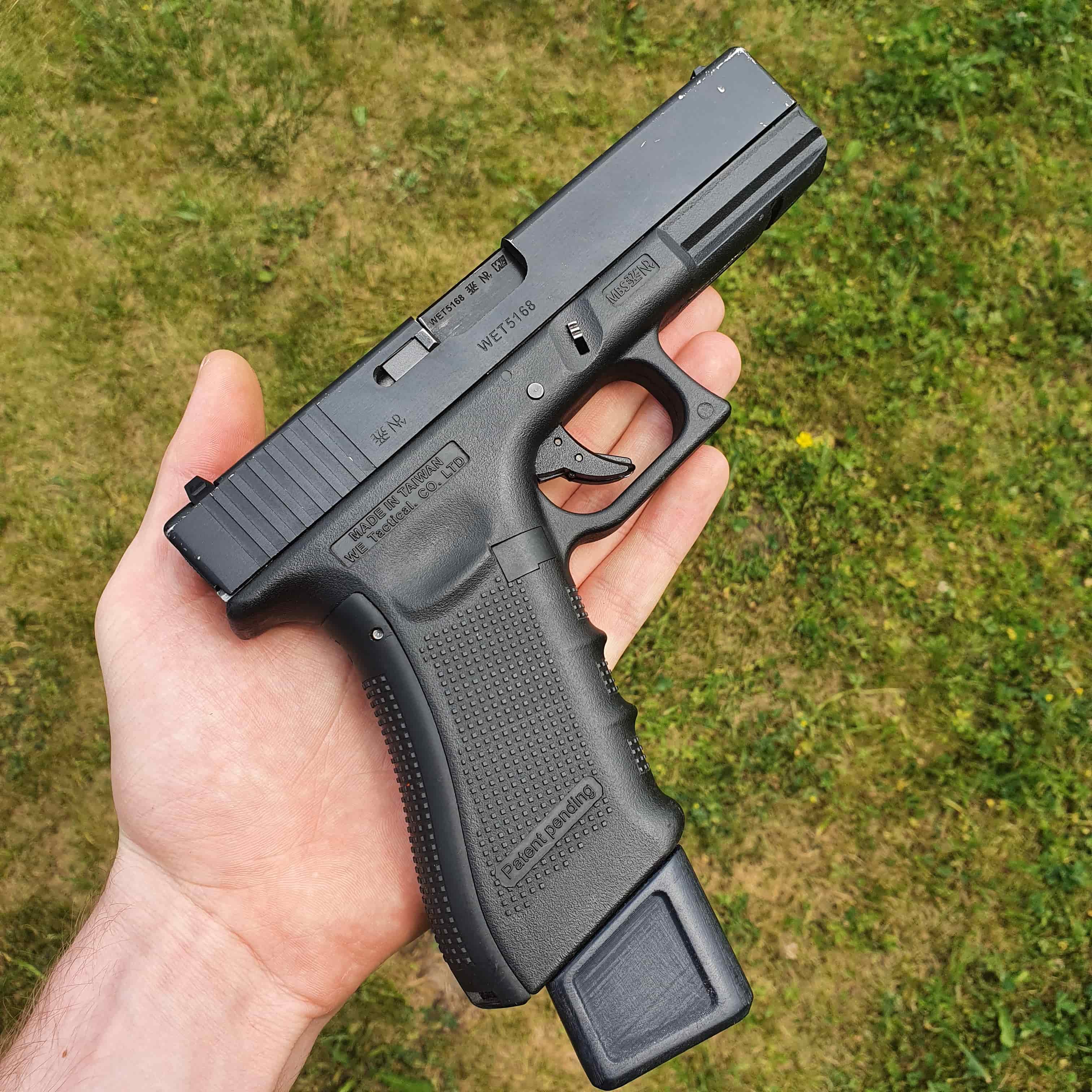 Glock 17 Magplate