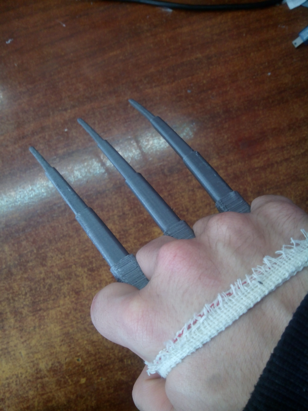 Extending wolverine claws interiors