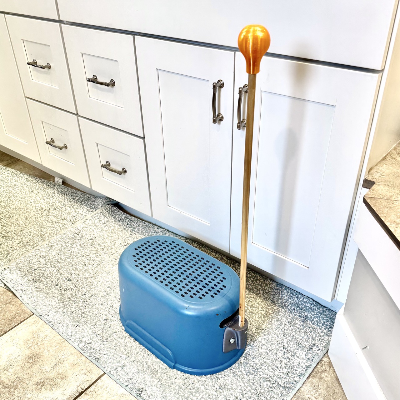 Step Stool Easy-Move Elevated Handle