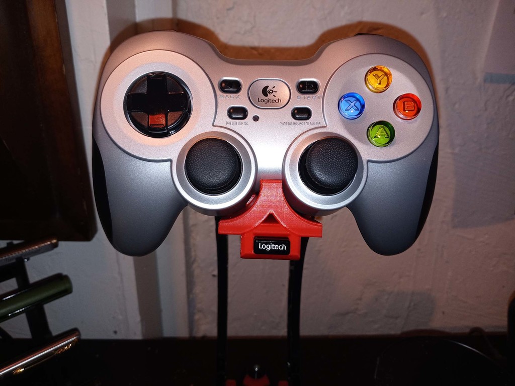 Controller attachment +dongle slot