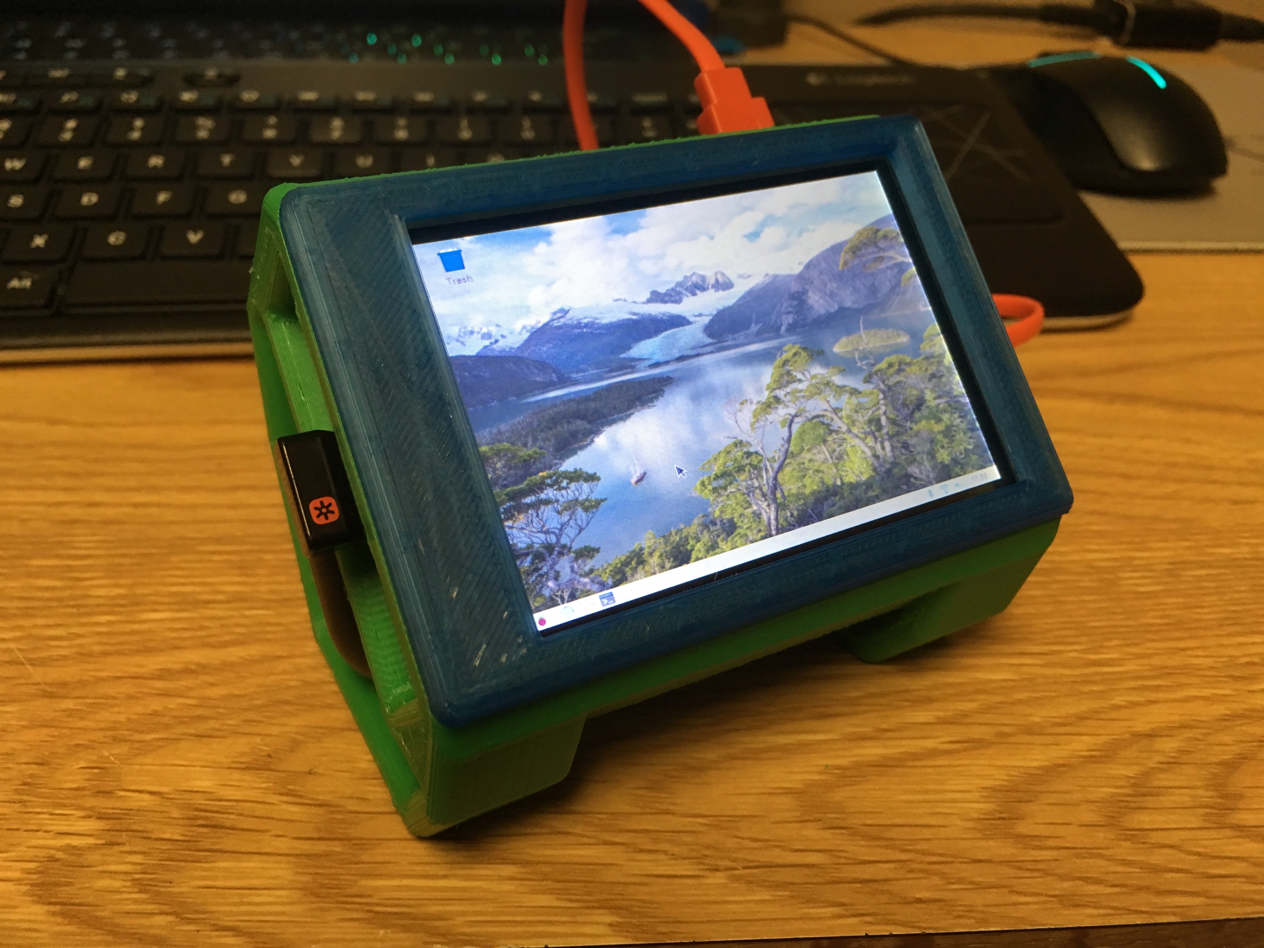 Raspberry Pi 3 B+ 3.5" touch screen case