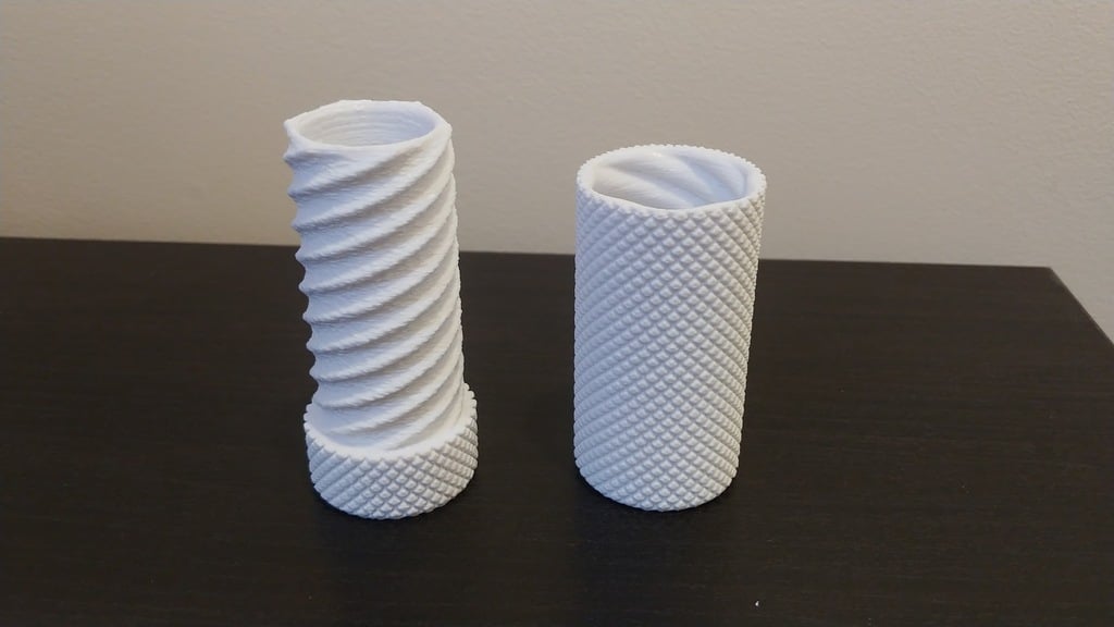 Knurled Twist Container with larger inner space