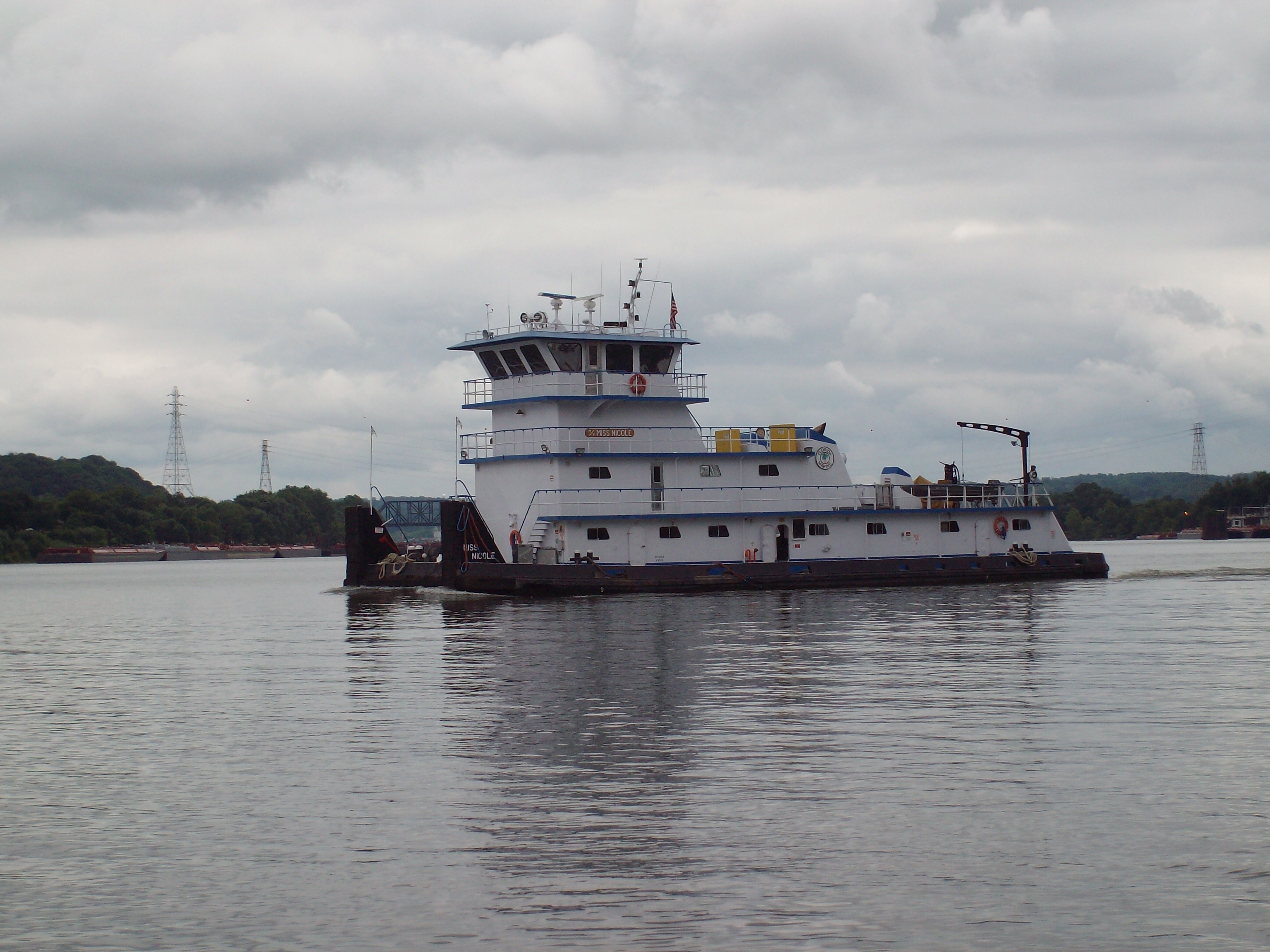 Tug hull