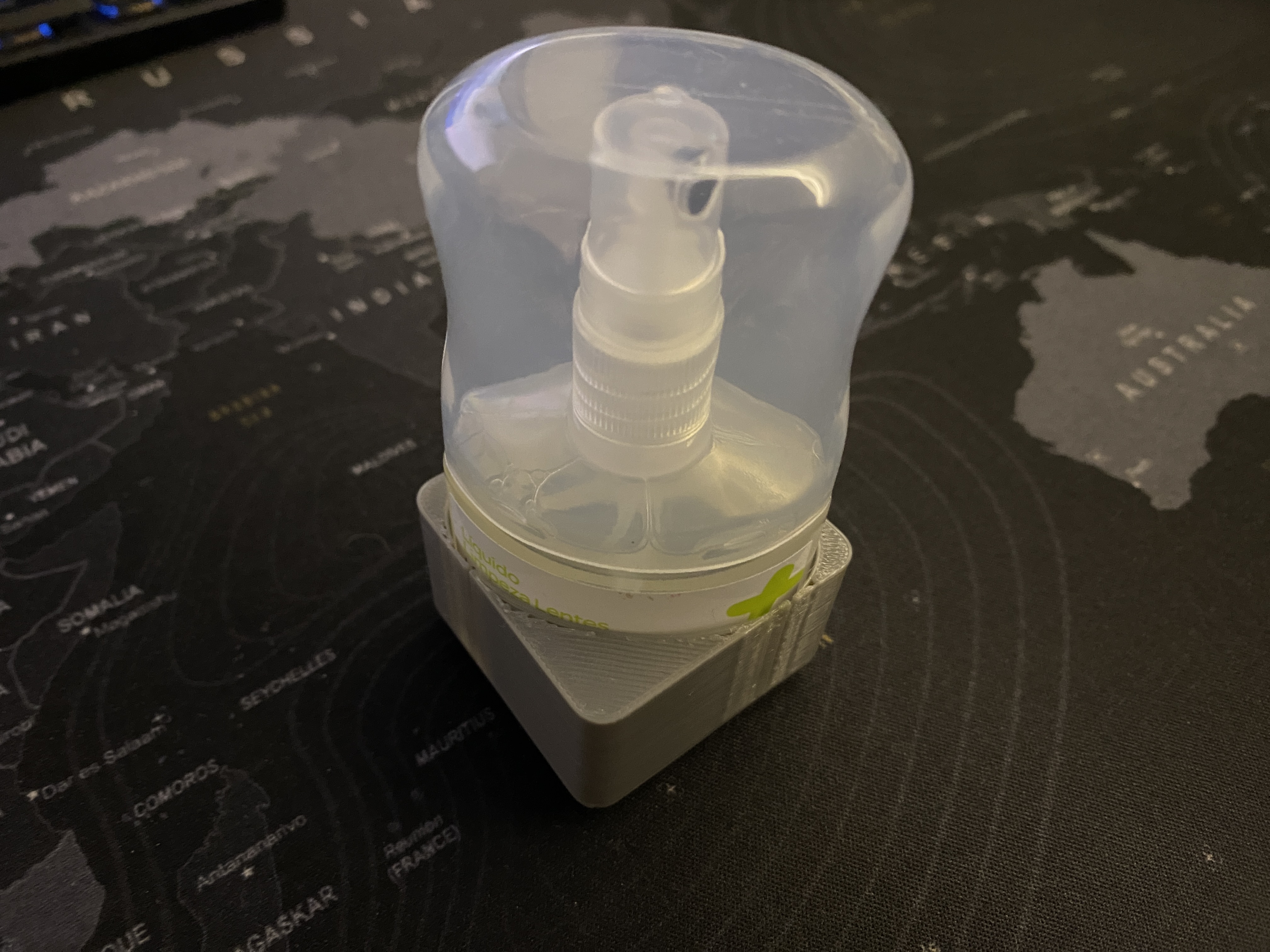 Glasses cleaning spray holder Gridfinity