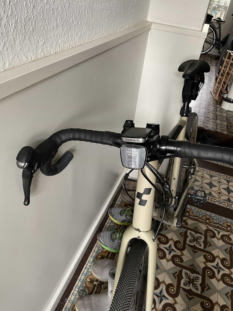 Bicycle front reflector holder for Garmin aero handlebar mount