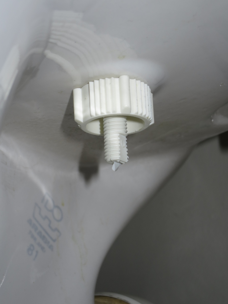 stabilizer for 3rd party toilet seat