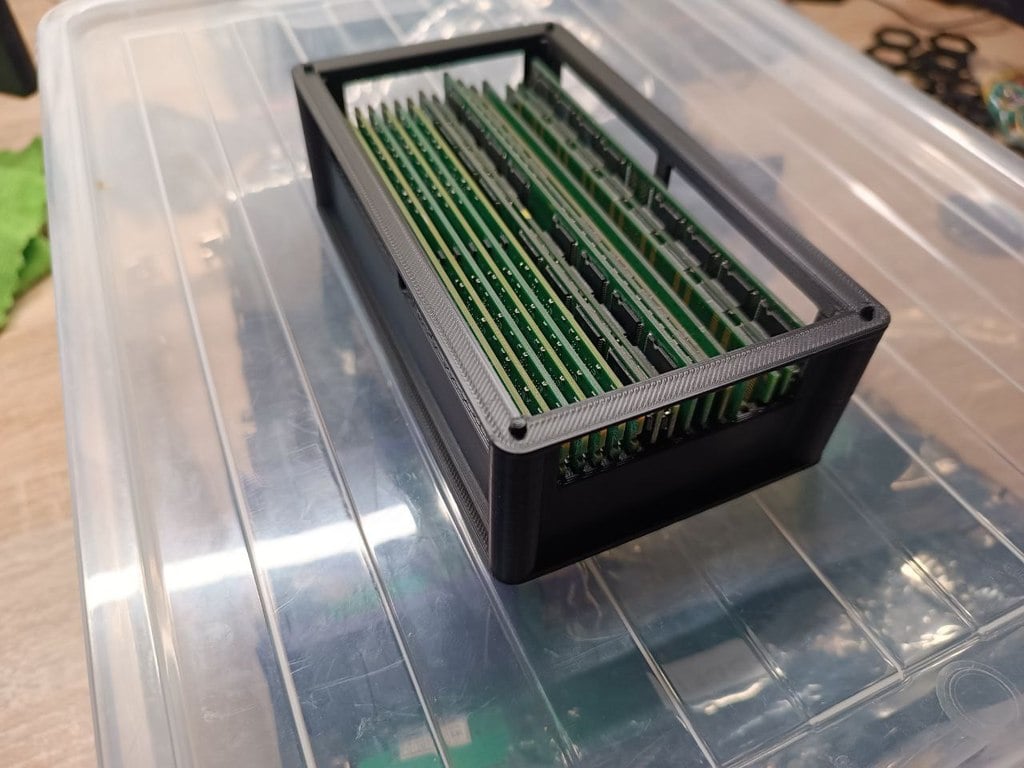 DIMM+SO-DIMM stackable holder